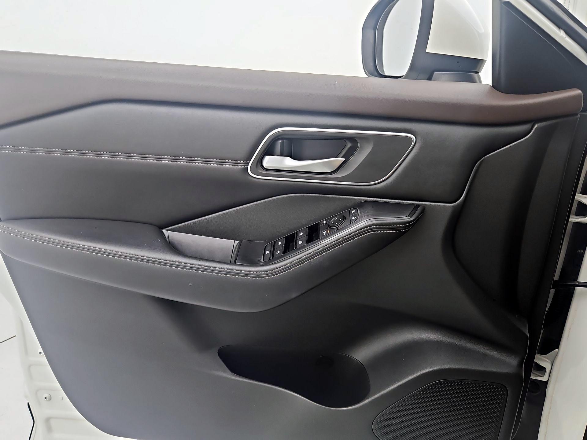 Thumbnail: 2021 Nissan Rogue - 12