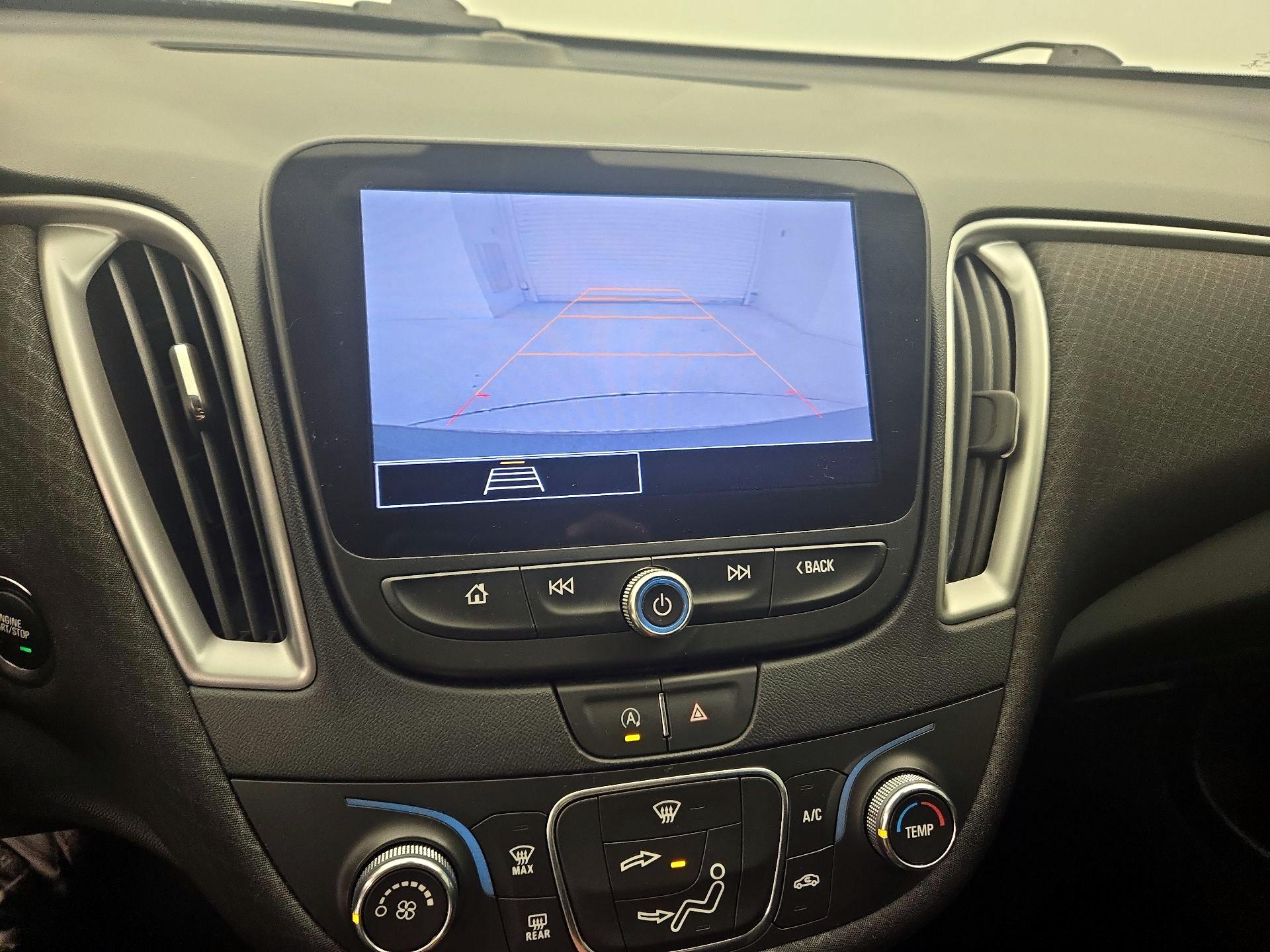 Thumbnail: 2021 Chevrolet Malibu - 14