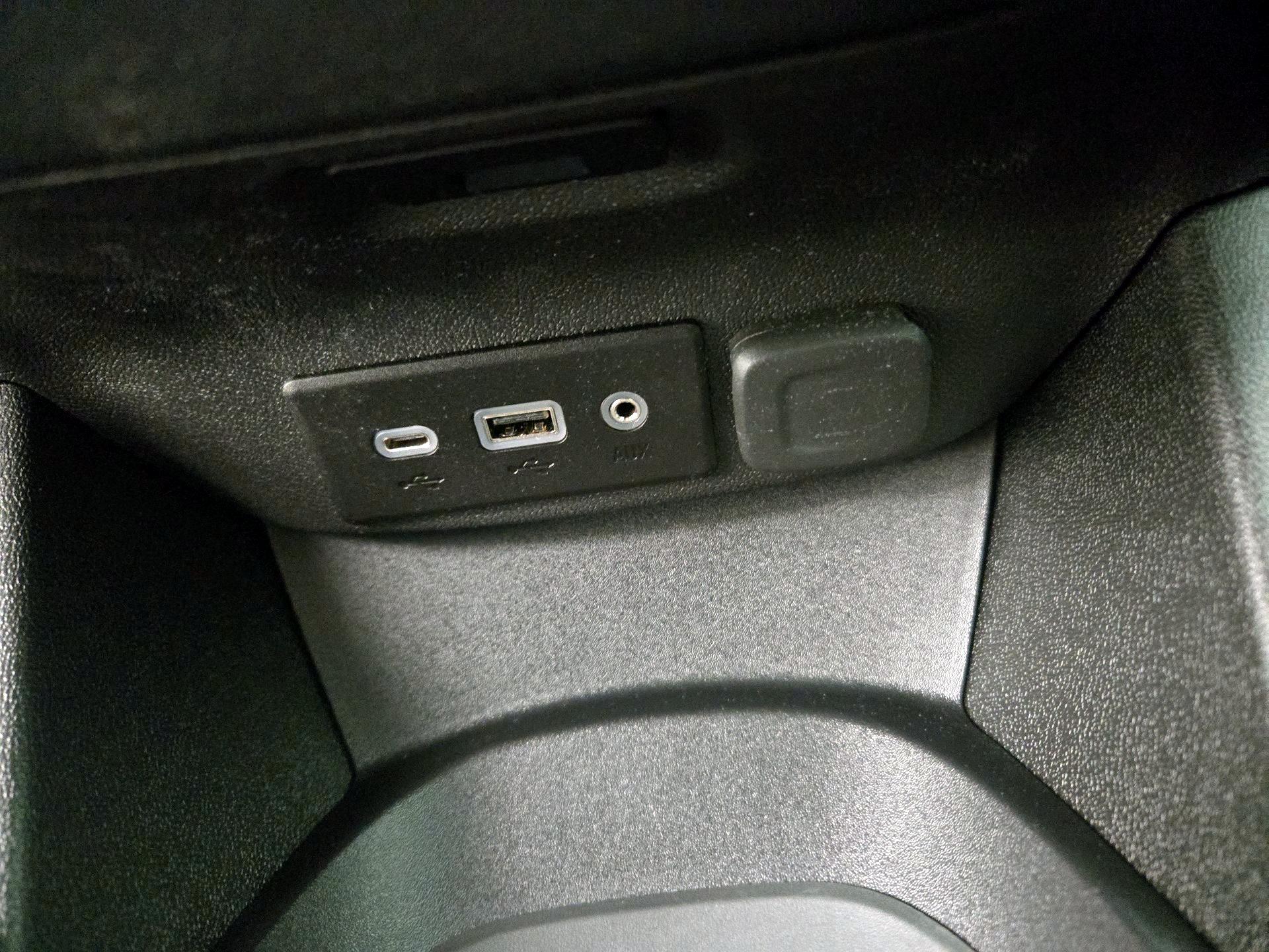 Thumbnail: 2021 Chevrolet Malibu - 18