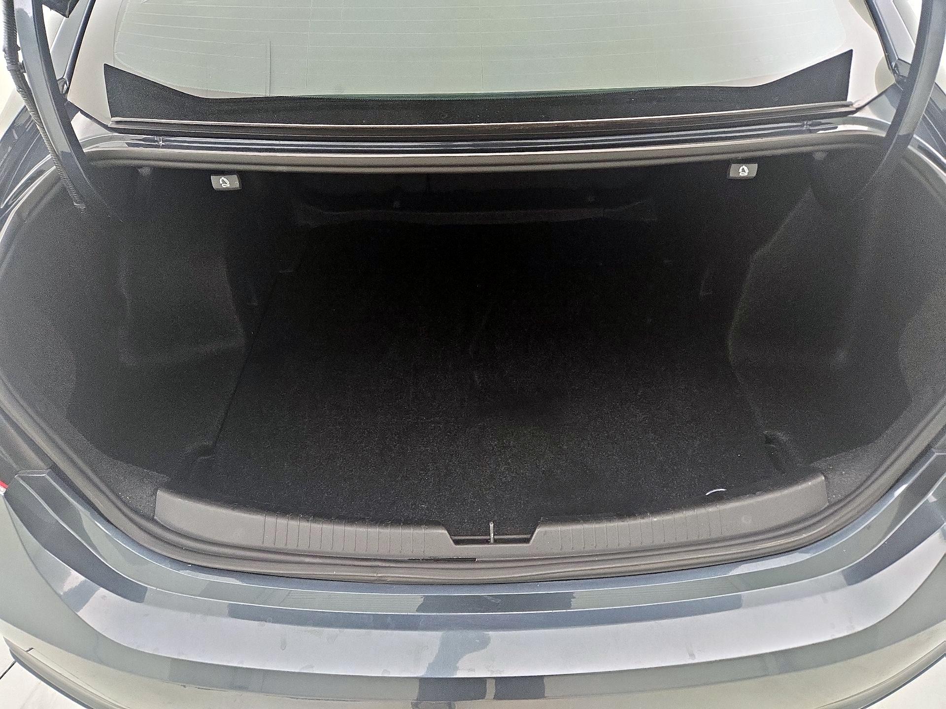 Thumbnail: 2021 Chevrolet Malibu - 20