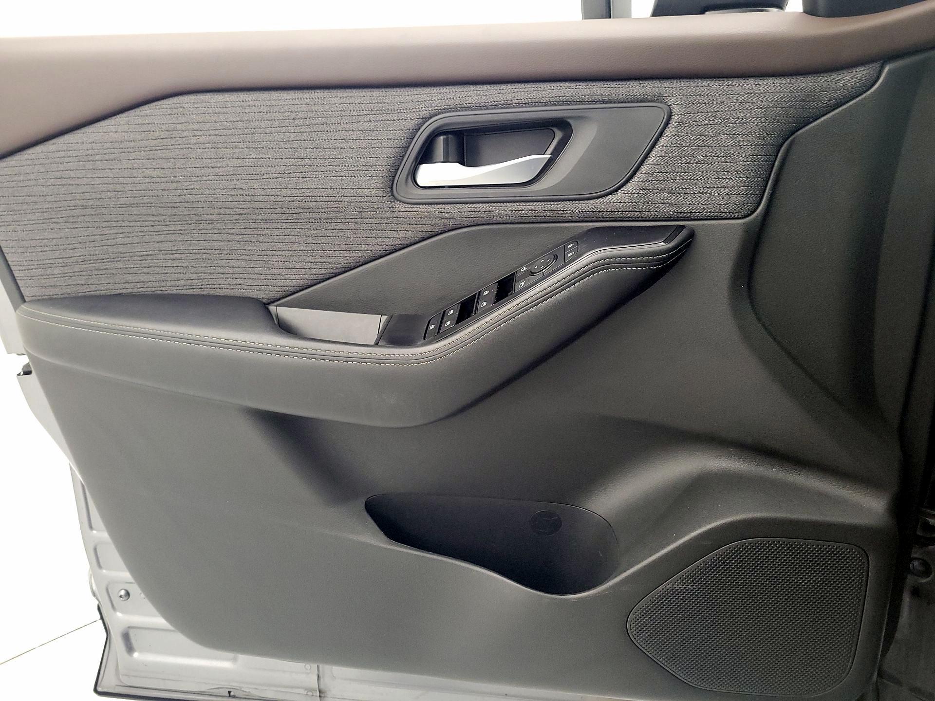 Thumbnail: 2023 Nissan Rogue - 12