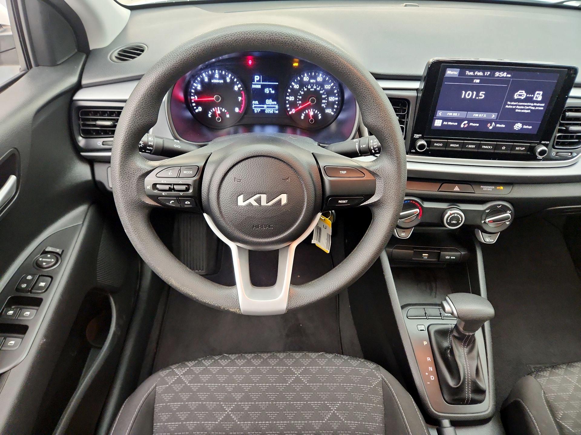 Thumbnail: 2023 Kia Rio - 10