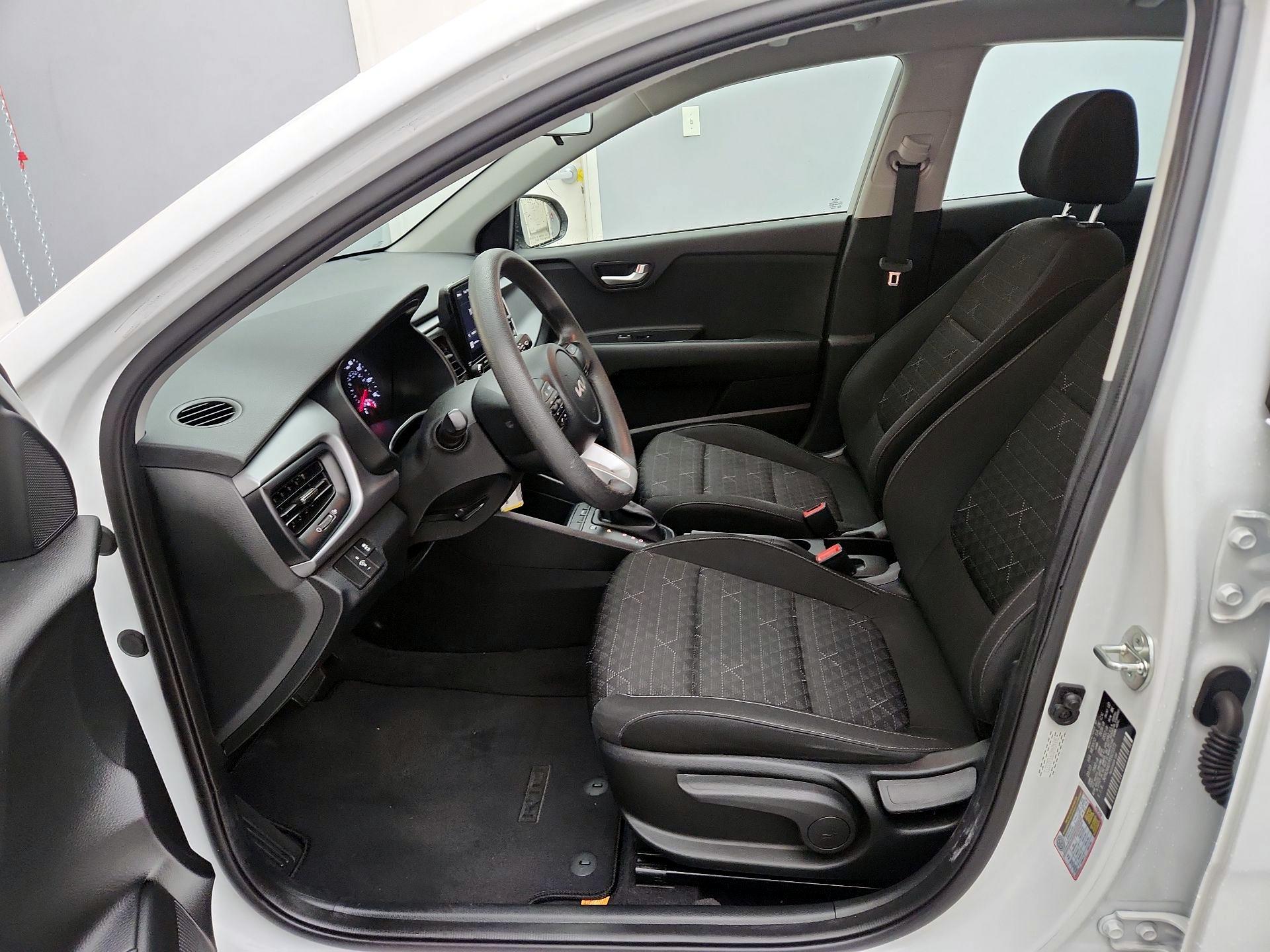 Thumbnail: 2023 Kia Rio - 11