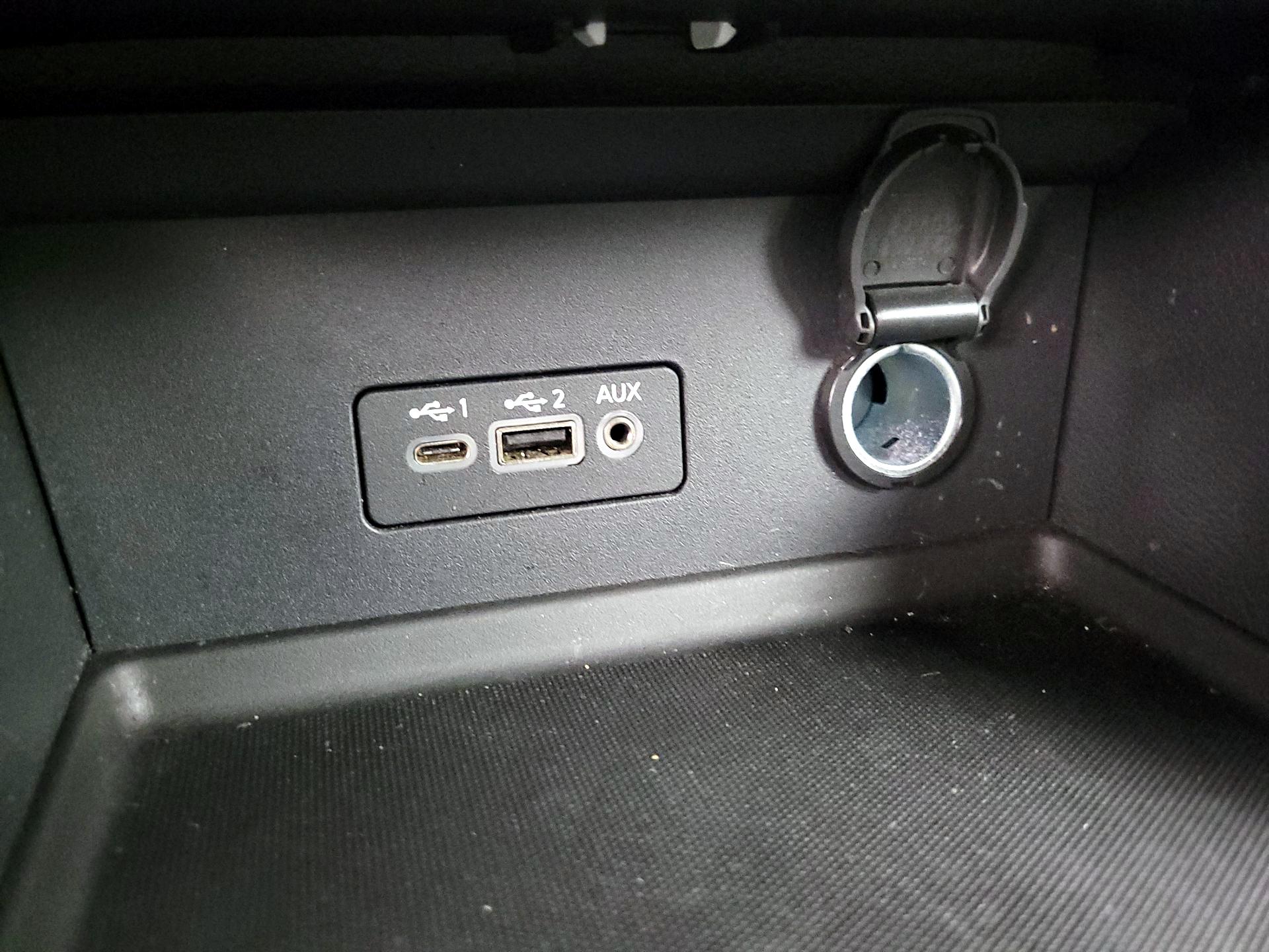 Thumbnail: 2020 Nissan Sentra - 18