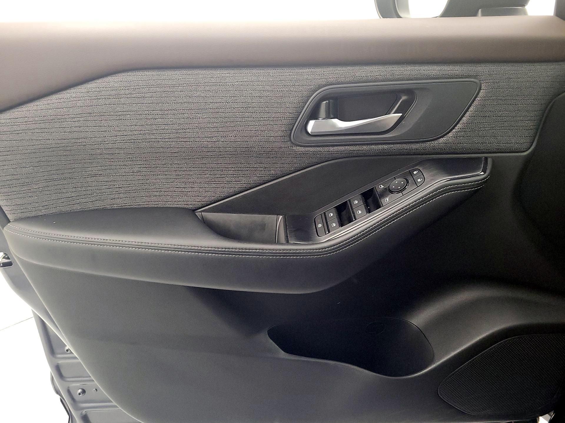 Thumbnail: 2023 Nissan Rogue - 12