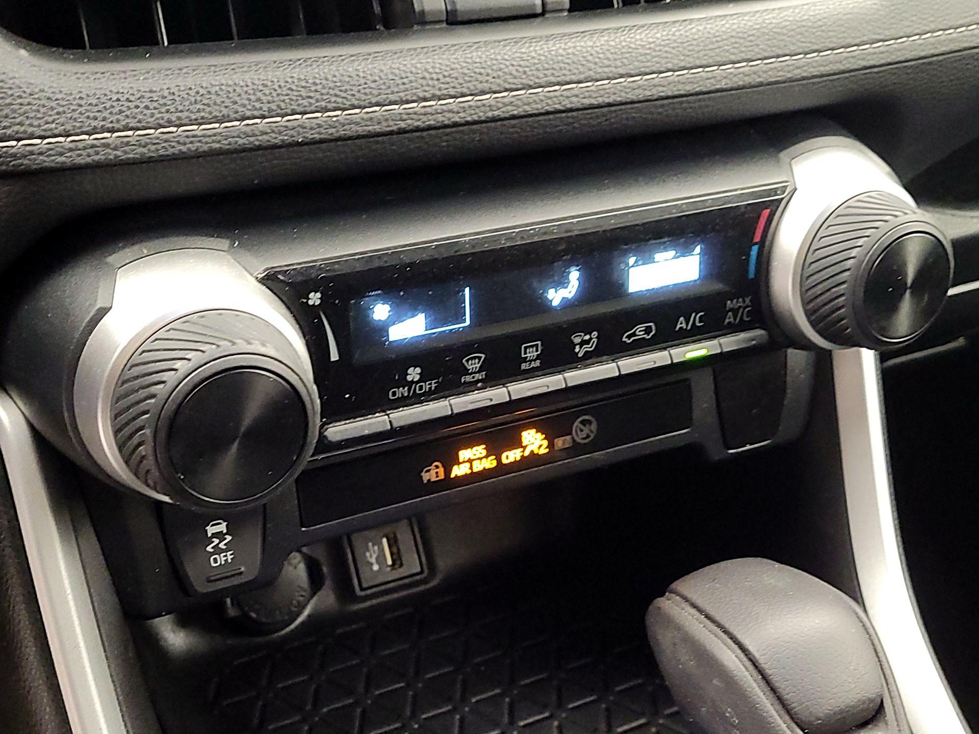 Thumbnail: 2023 Toyota RAV4 - 16