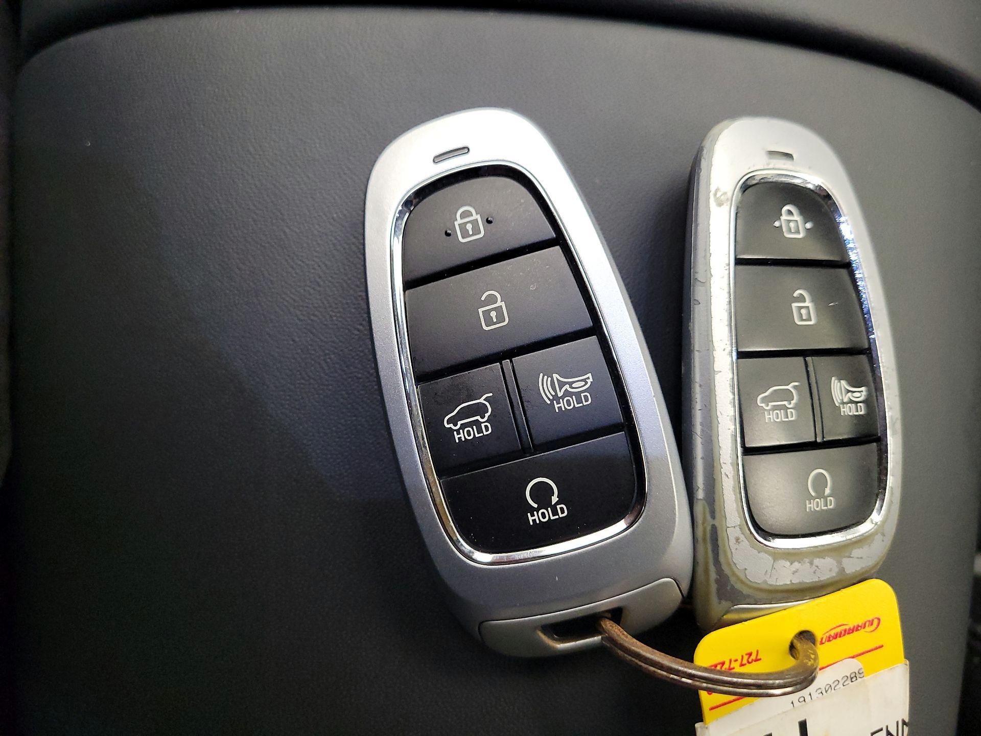 Thumbnail: 2023 Hyundai Santa Fe - 20