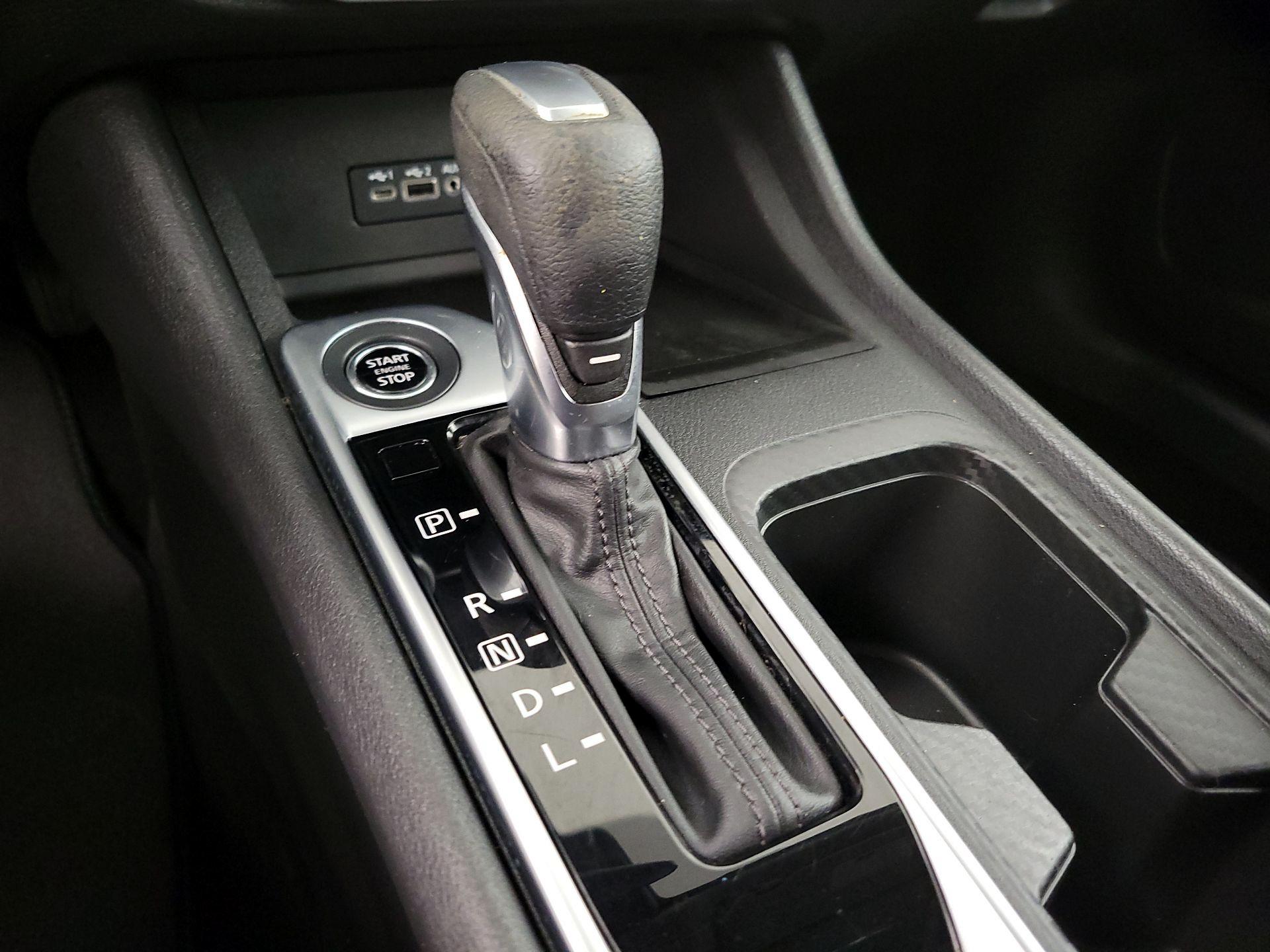 Thumbnail: 2023 Nissan Sentra - 17