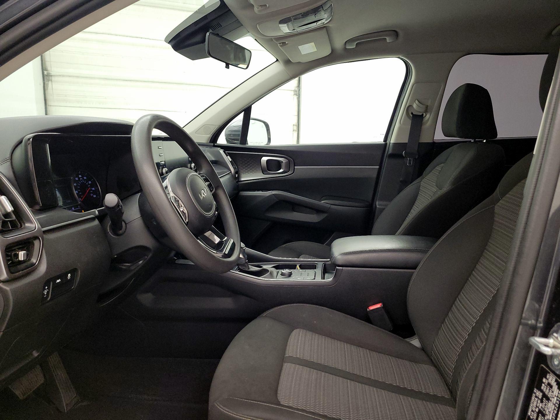 Thumbnail: 2023 Kia Sorento - 11