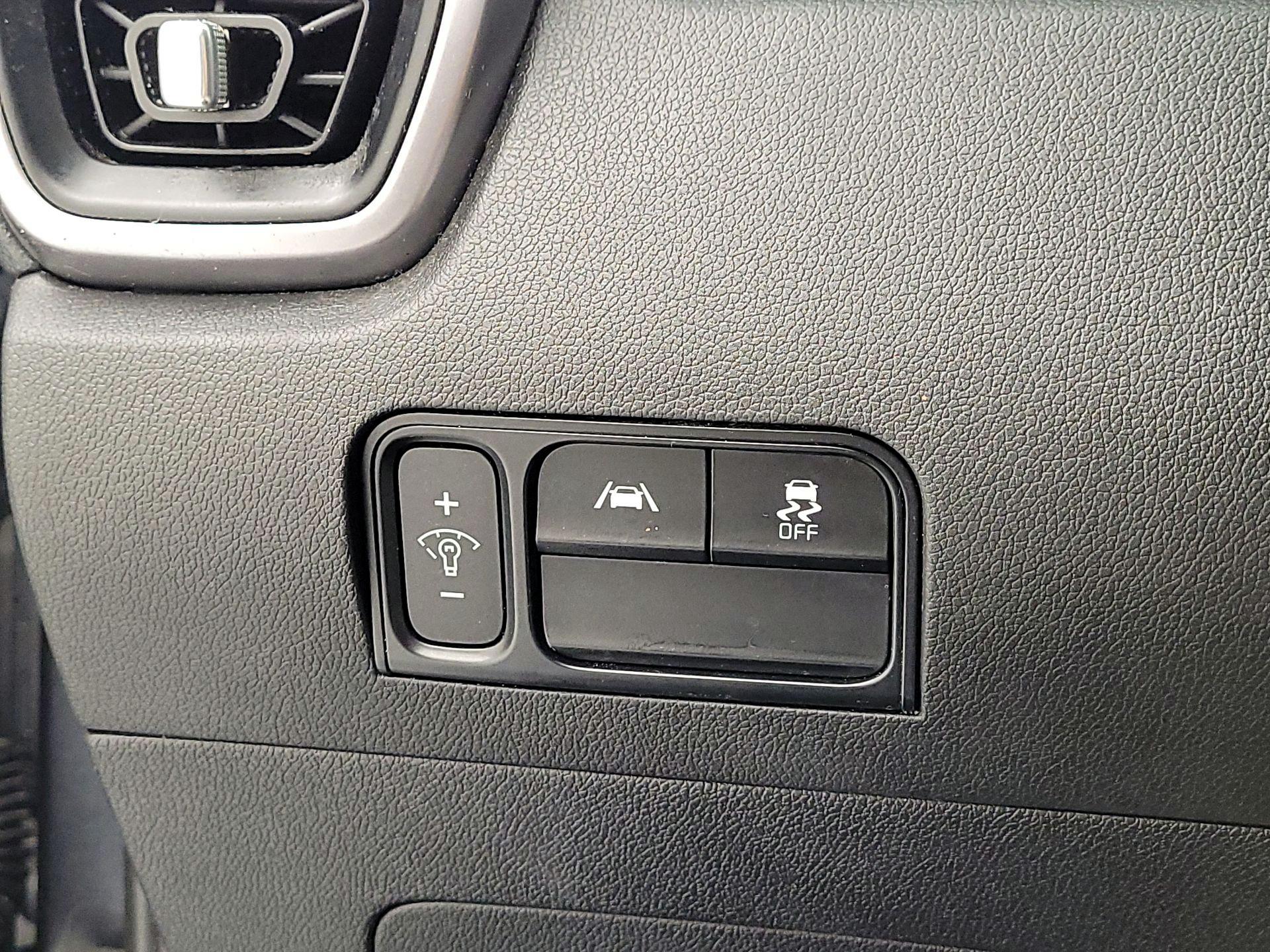 Thumbnail: 2023 Kia Sorento - 13