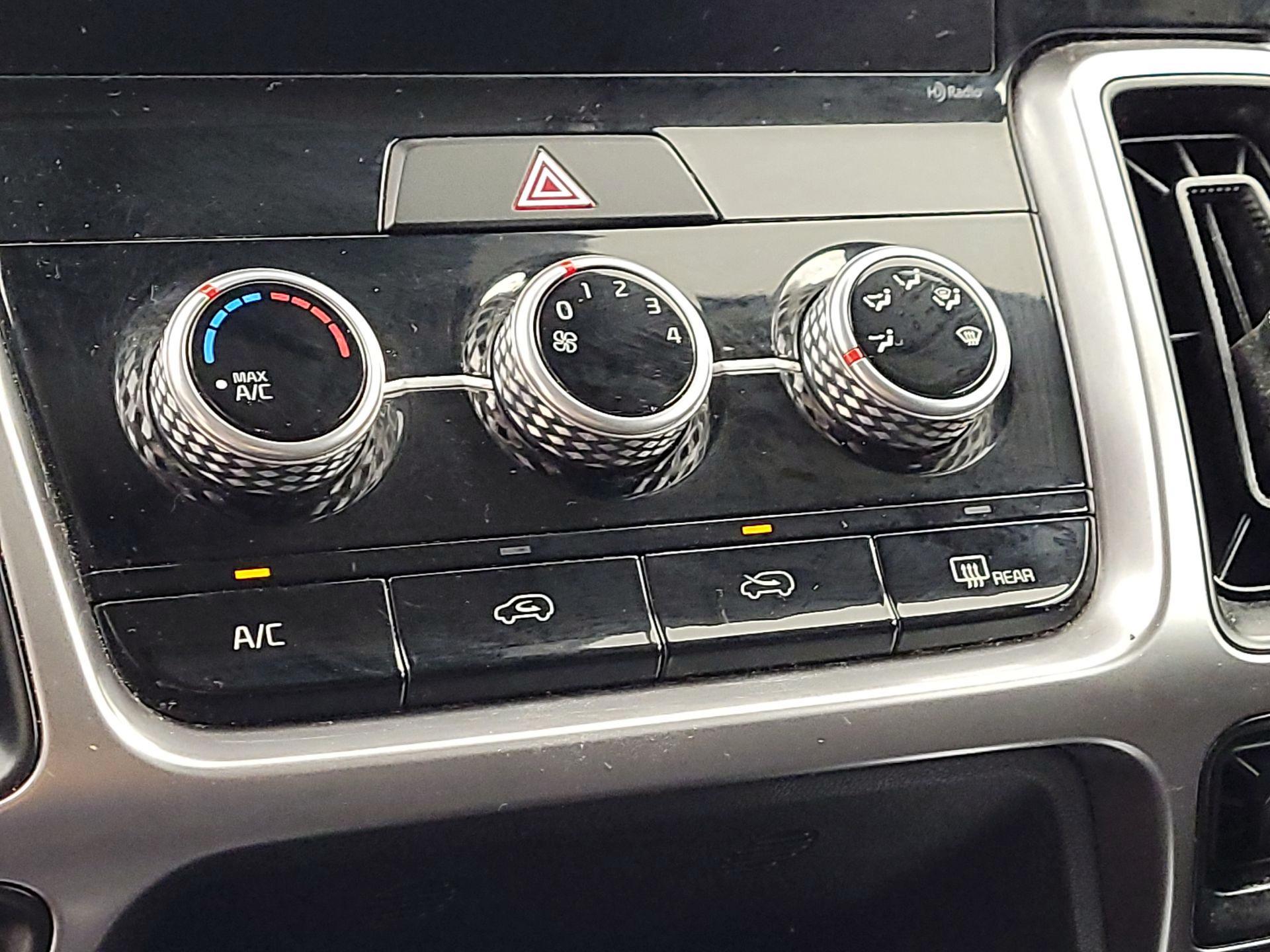 Thumbnail: 2023 Kia Sorento - 16