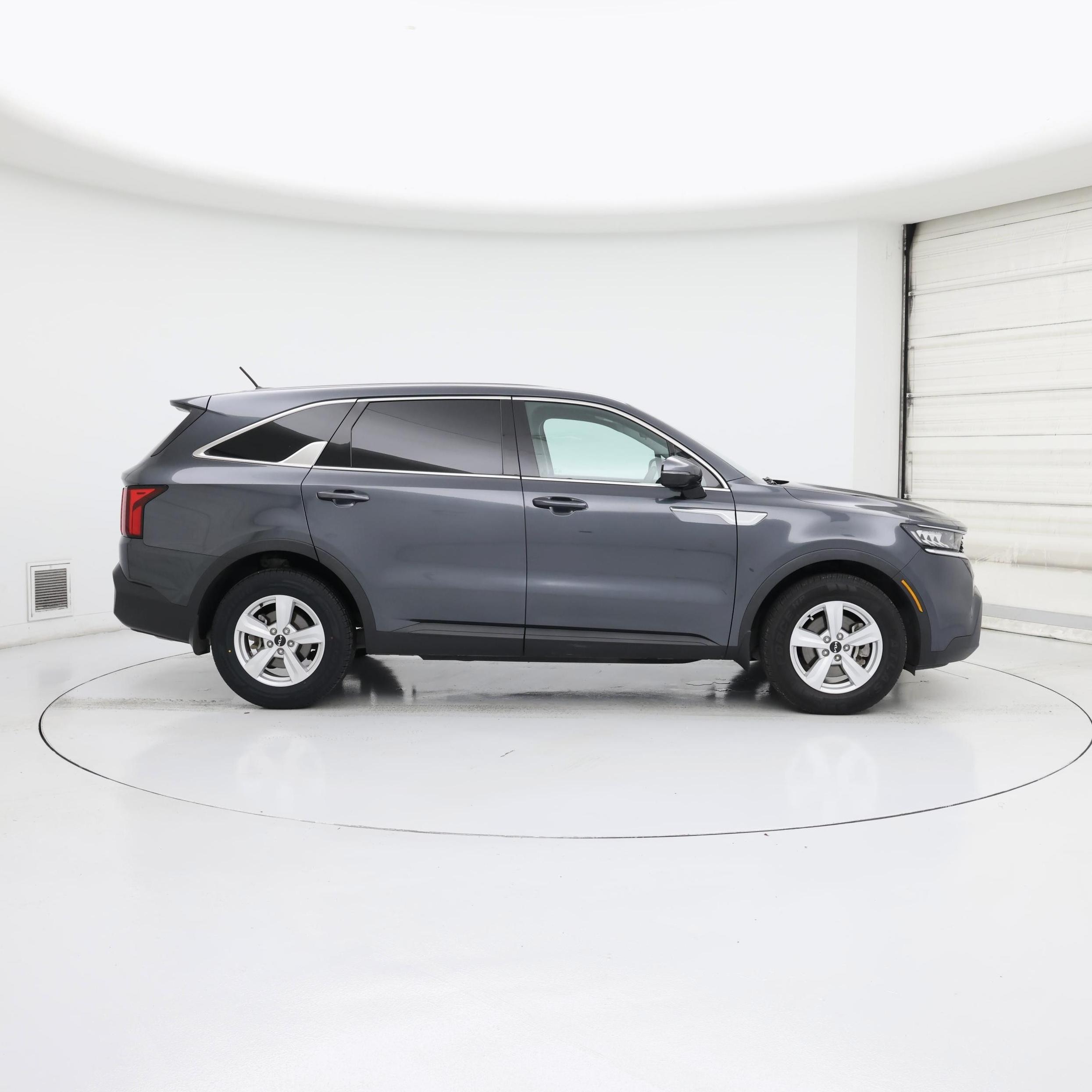 Thumbnail: 2023 Kia Sorento - 7