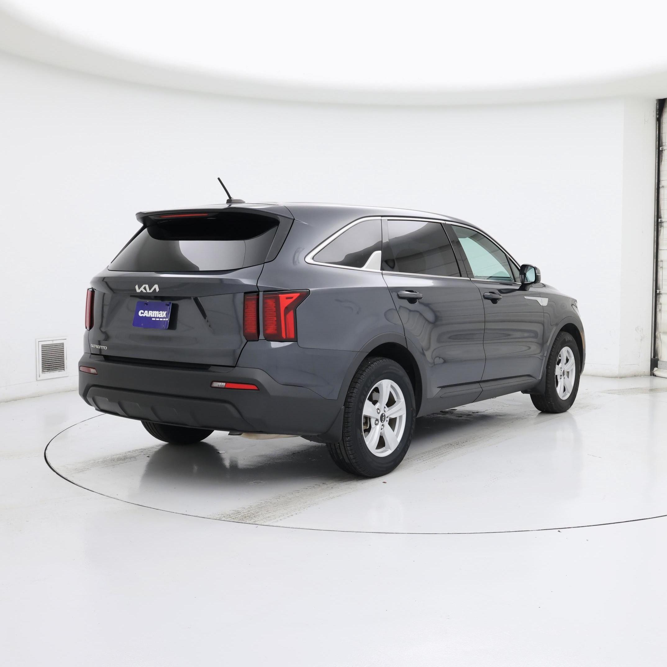 Thumbnail: 2023 Kia Sorento - 8