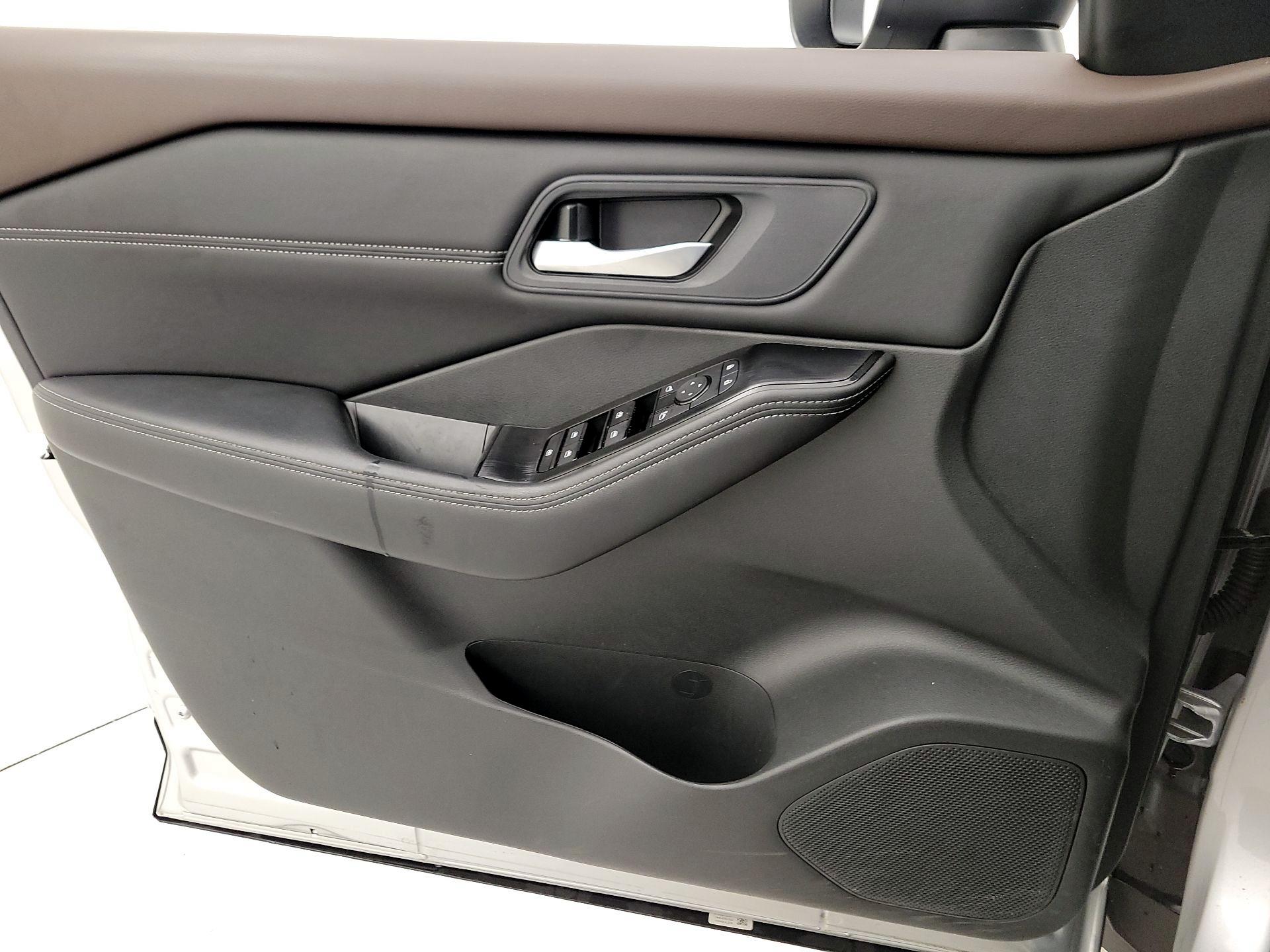 Thumbnail: 2023 Nissan Rogue - 12