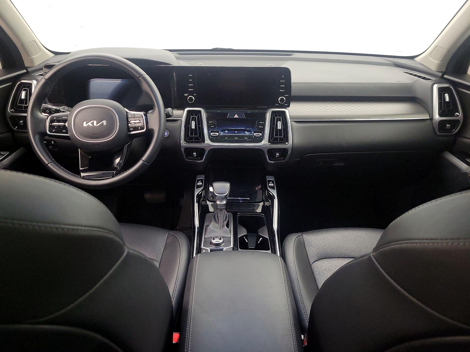 Thumbnail: 2023 Kia Sorento - 9