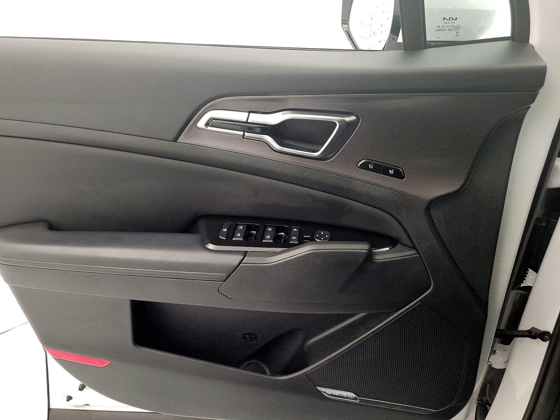 Thumbnail: 2023 Kia Sportage - 12