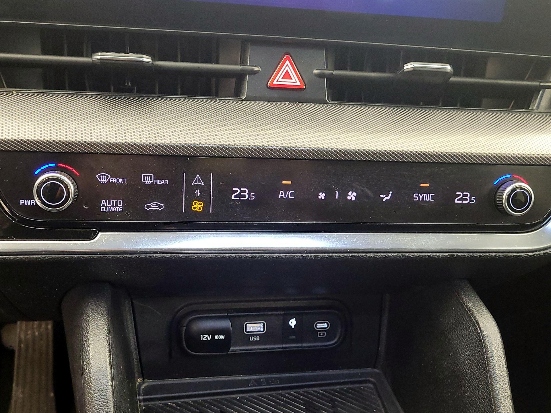 Thumbnail: 2023 Kia Sportage - 16