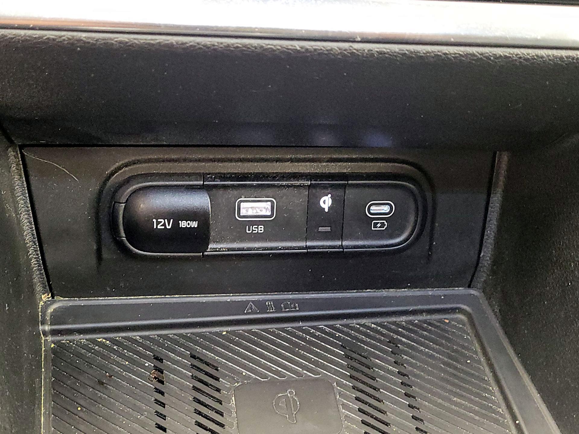 Thumbnail: 2023 Kia Sportage - 18