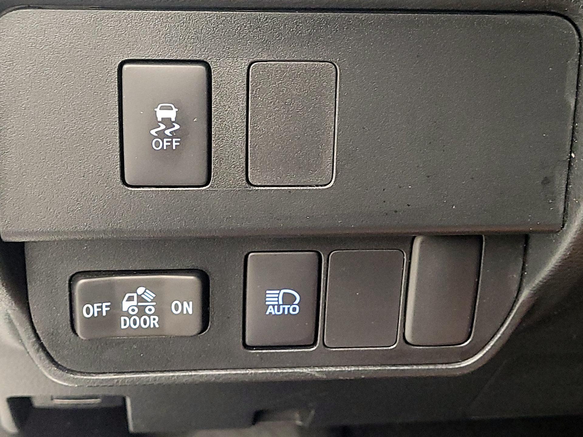 Thumbnail: 2022 Toyota Tacoma - 13