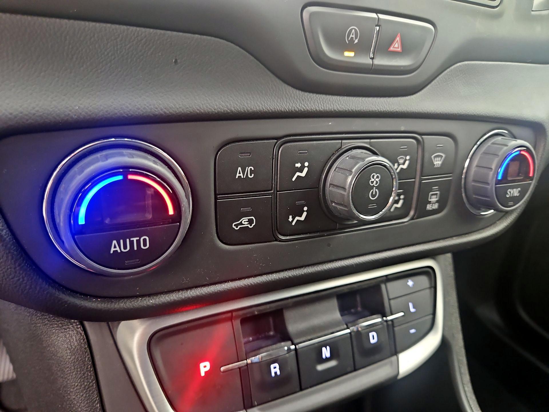 Thumbnail: 2022 GMC Terrain - 16