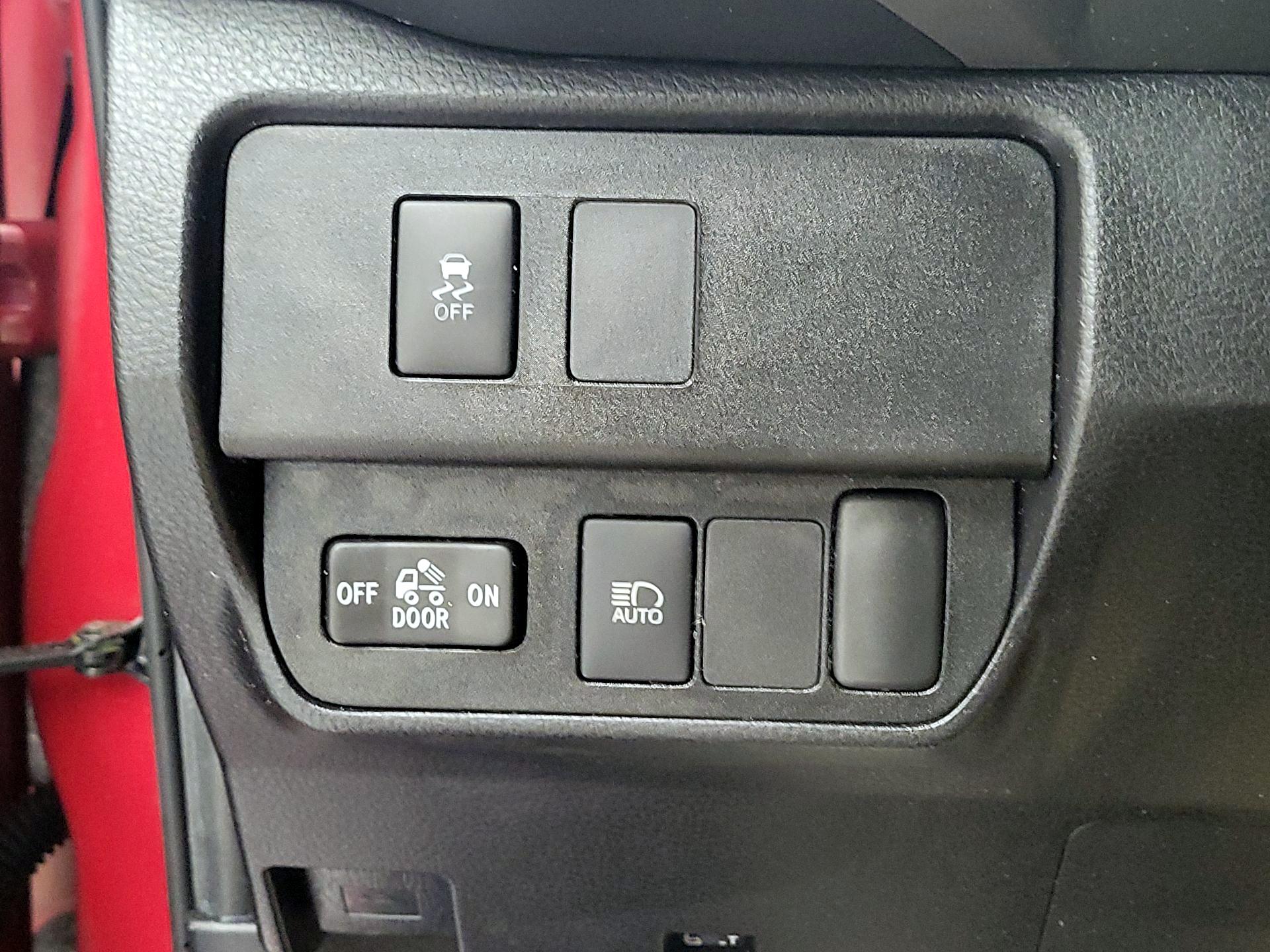 Thumbnail: 2022 Toyota Tacoma - 13