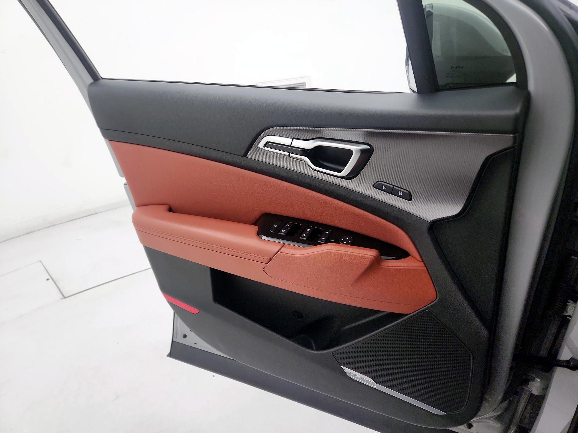 Thumbnail: 2023 Kia Sportage - 12