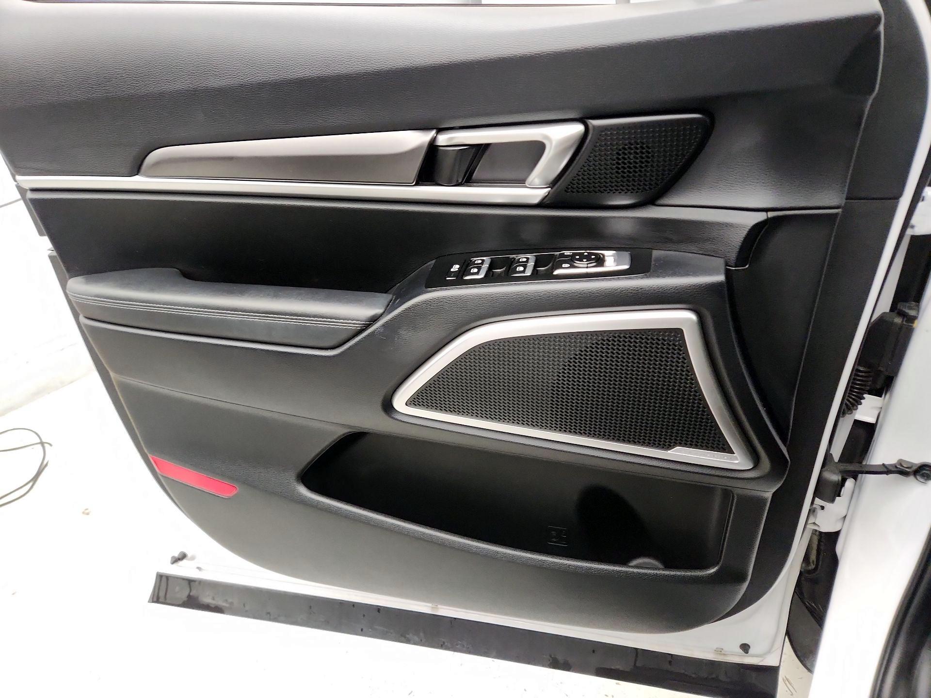 Thumbnail: 2023 Kia Telluride - 12