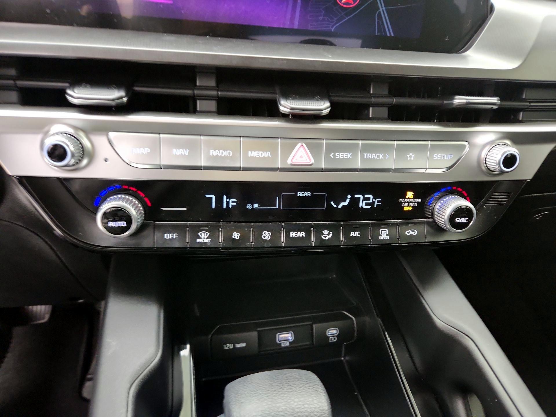 Thumbnail: 2023 Kia Telluride - 16