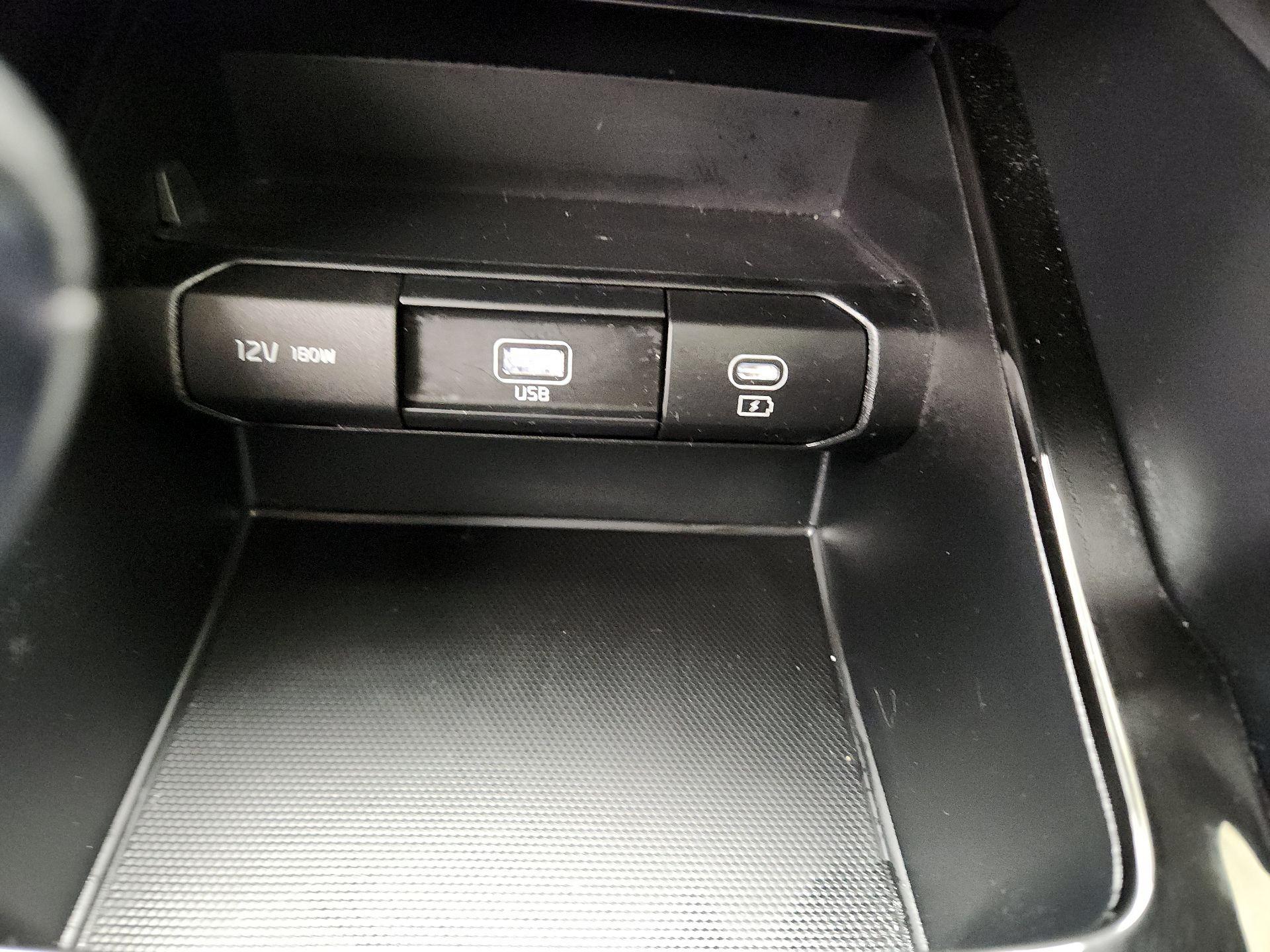 Thumbnail: 2023 Kia Telluride - 18