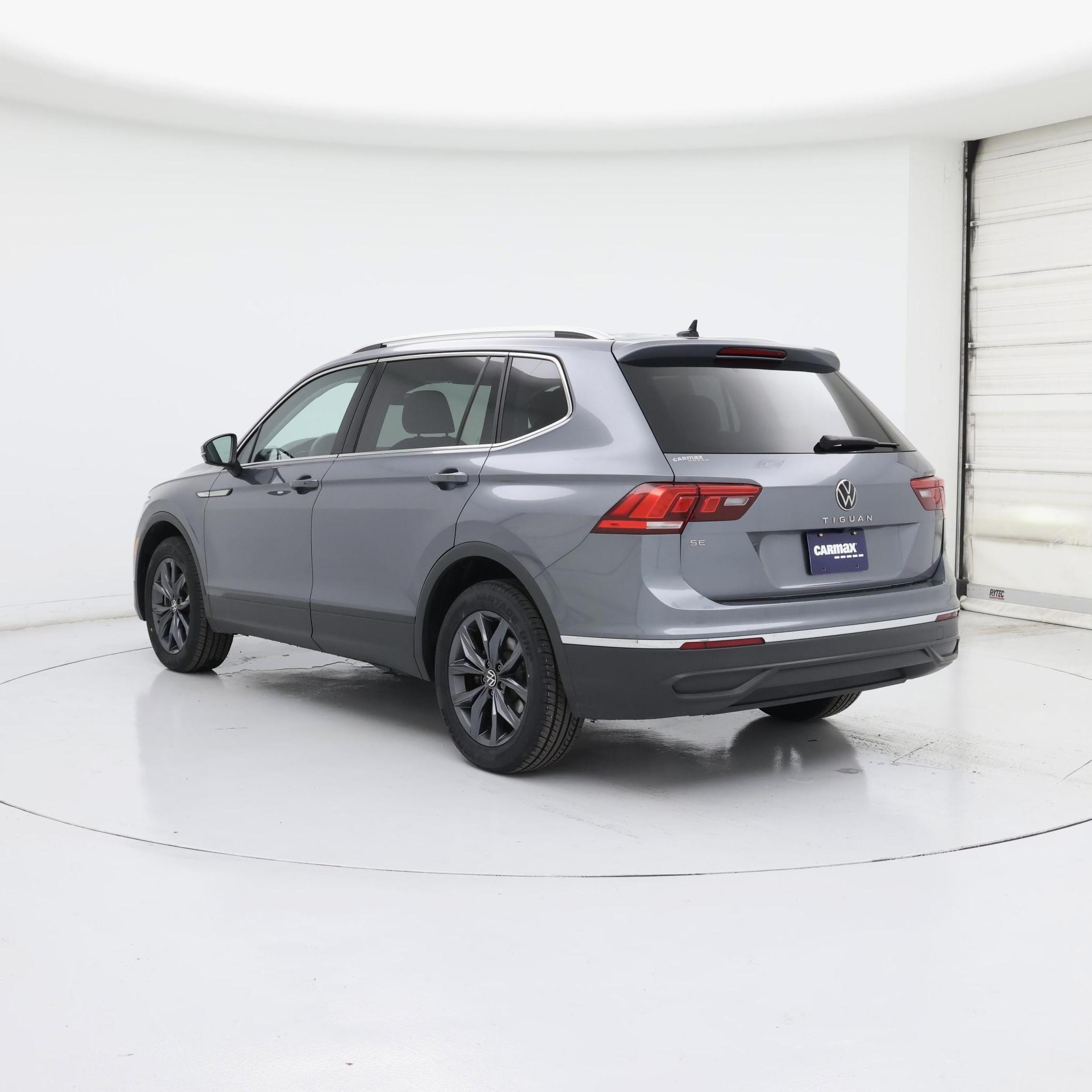 Thumbnail: 2023 Volkswagen Tiguan - 2