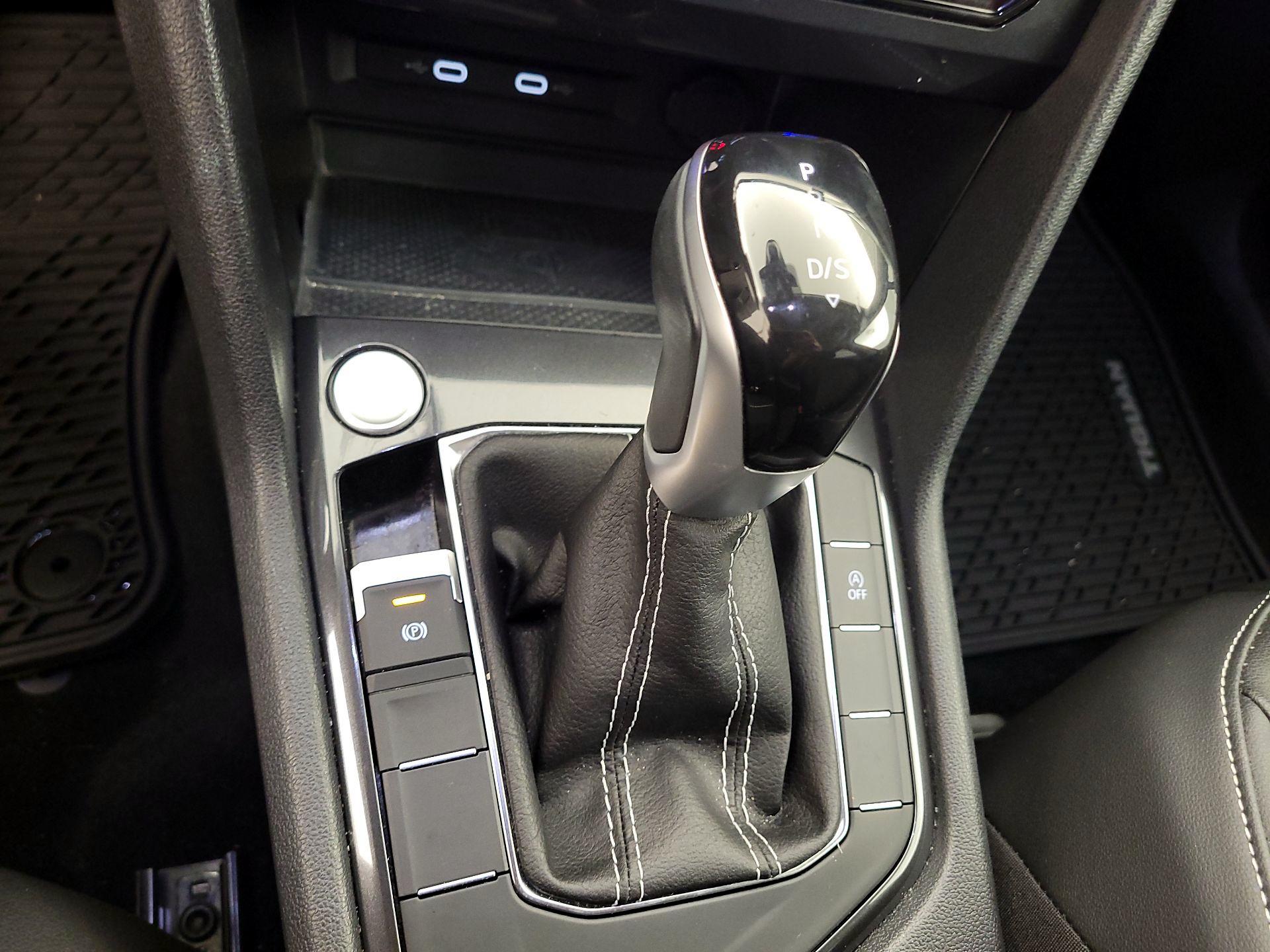 Thumbnail: 2023 Volkswagen Tiguan - 17