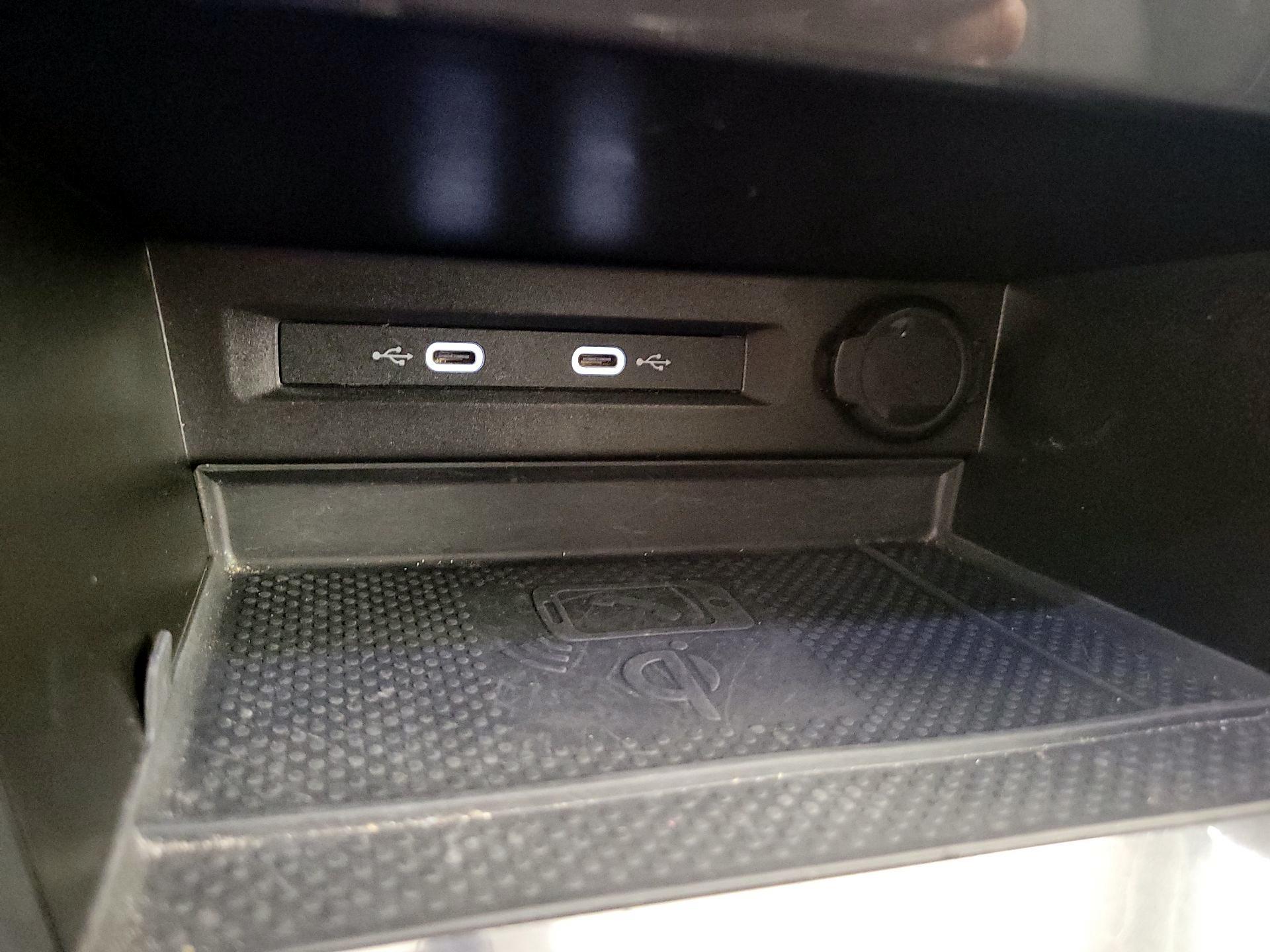 Thumbnail: 2023 Volkswagen Tiguan - 18