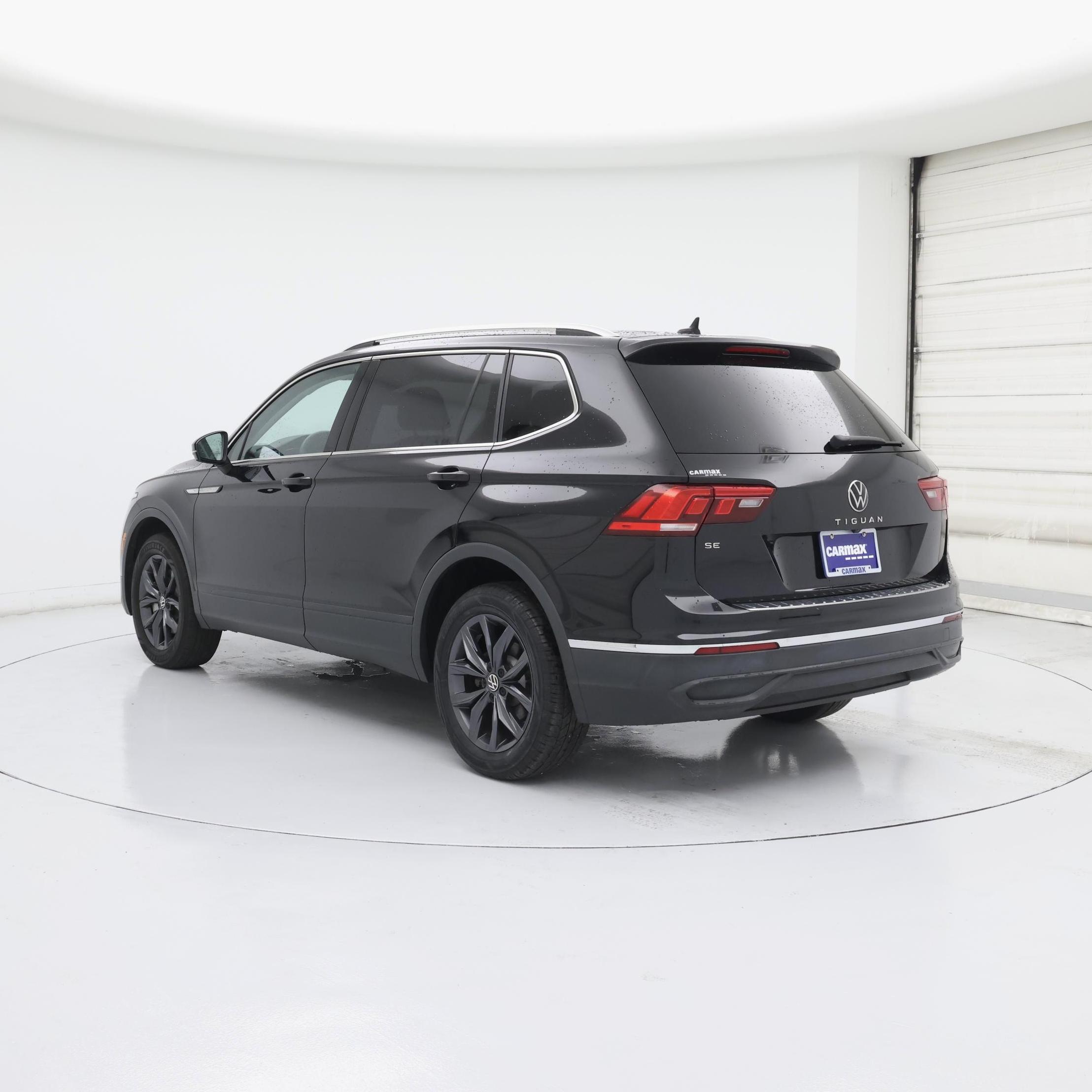 Thumbnail: 2023 Volkswagen Tiguan - 2