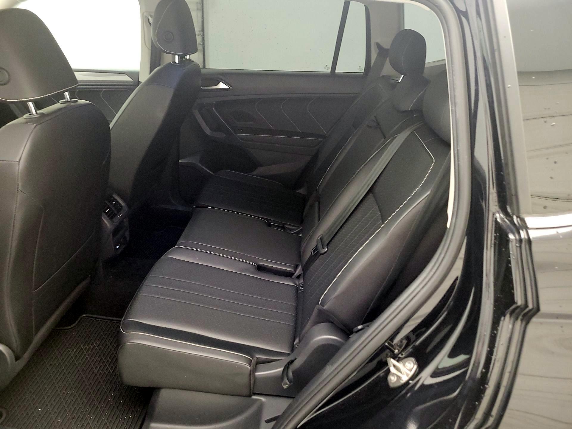 Thumbnail: 2023 Volkswagen Tiguan - 19