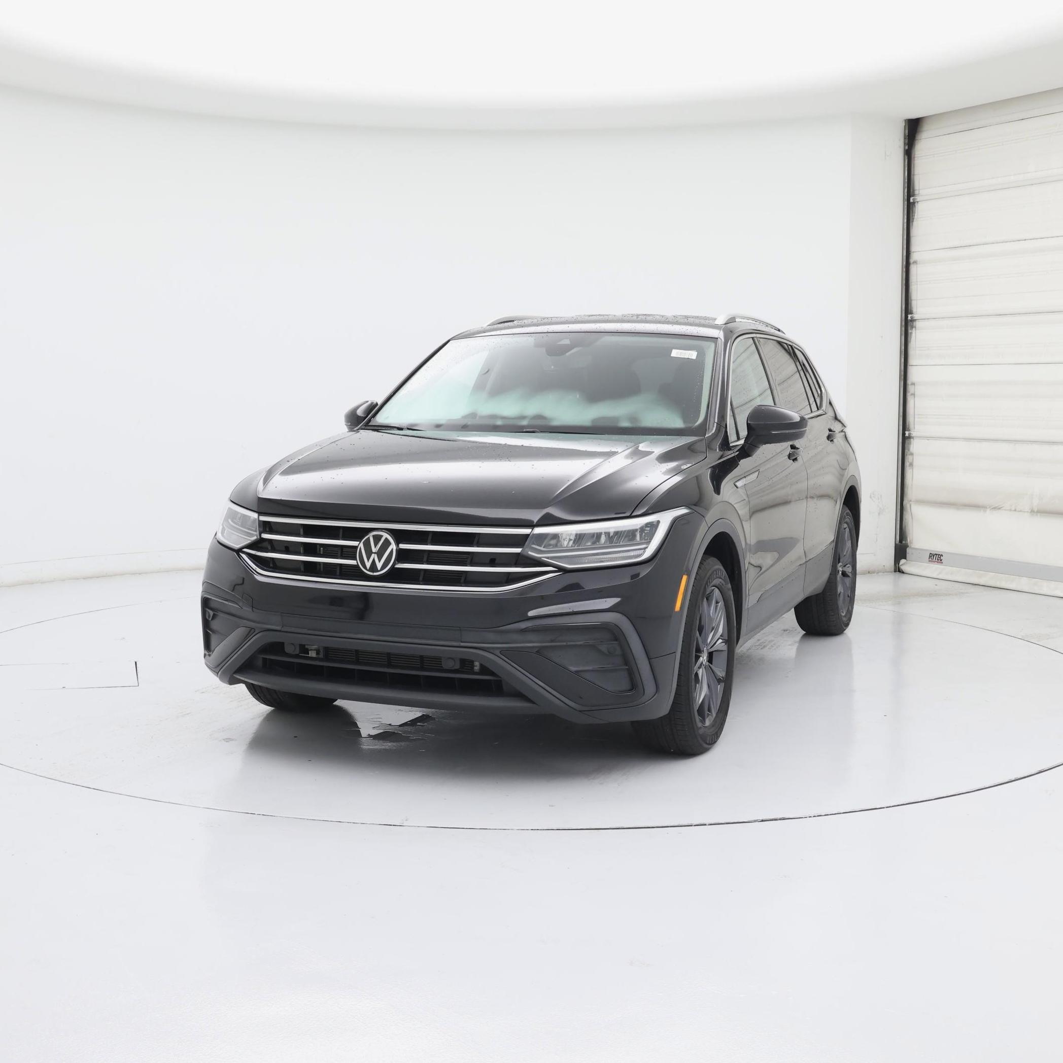 Thumbnail: 2023 Volkswagen Tiguan - 4