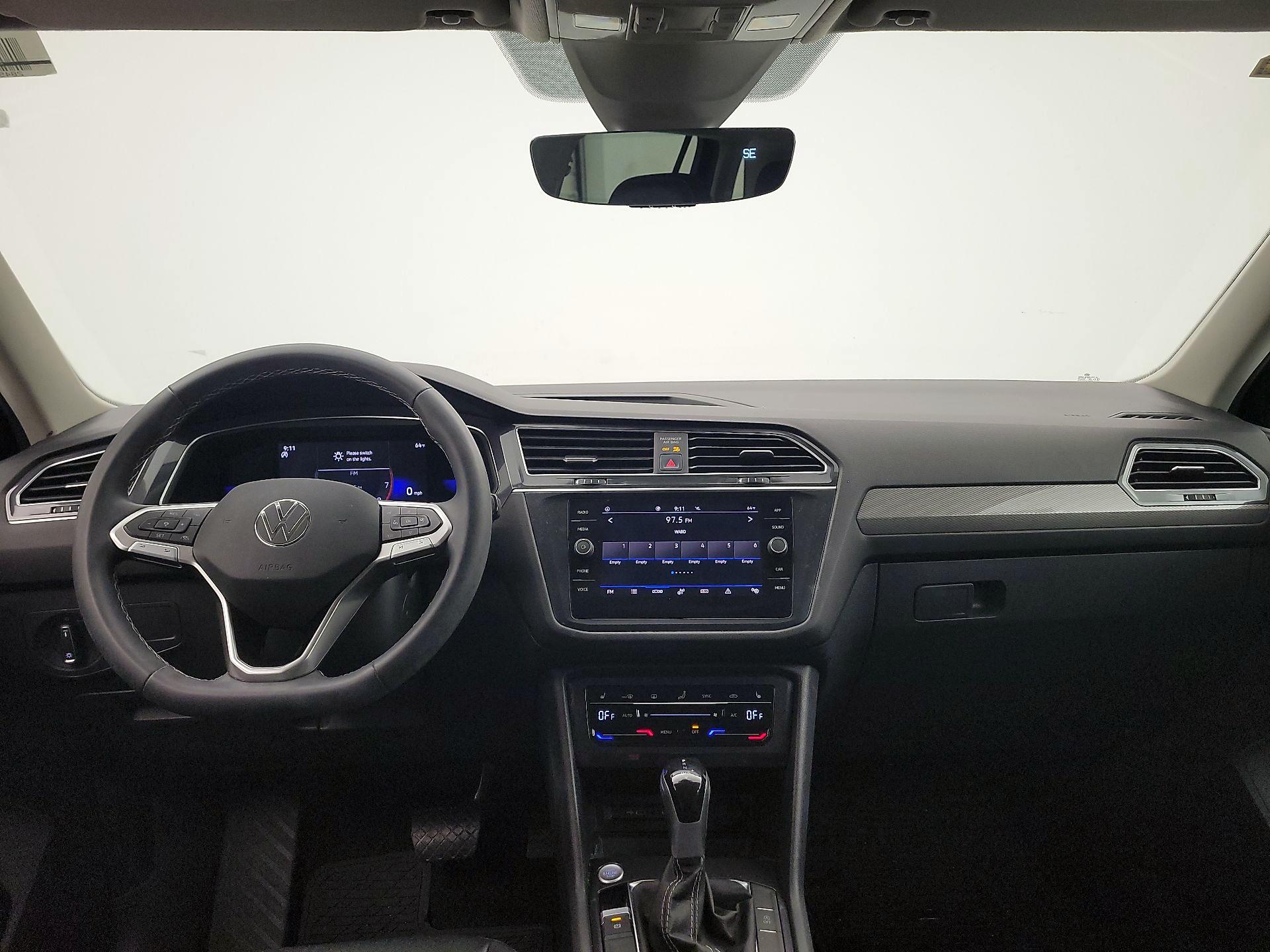 Thumbnail: 2022 Volkswagen Tiguan - 9