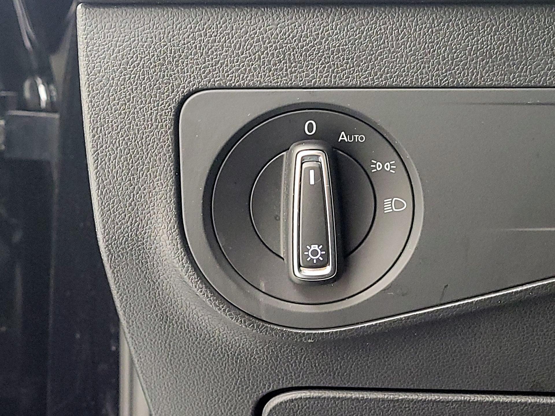 Thumbnail: 2022 Volkswagen Tiguan - 13