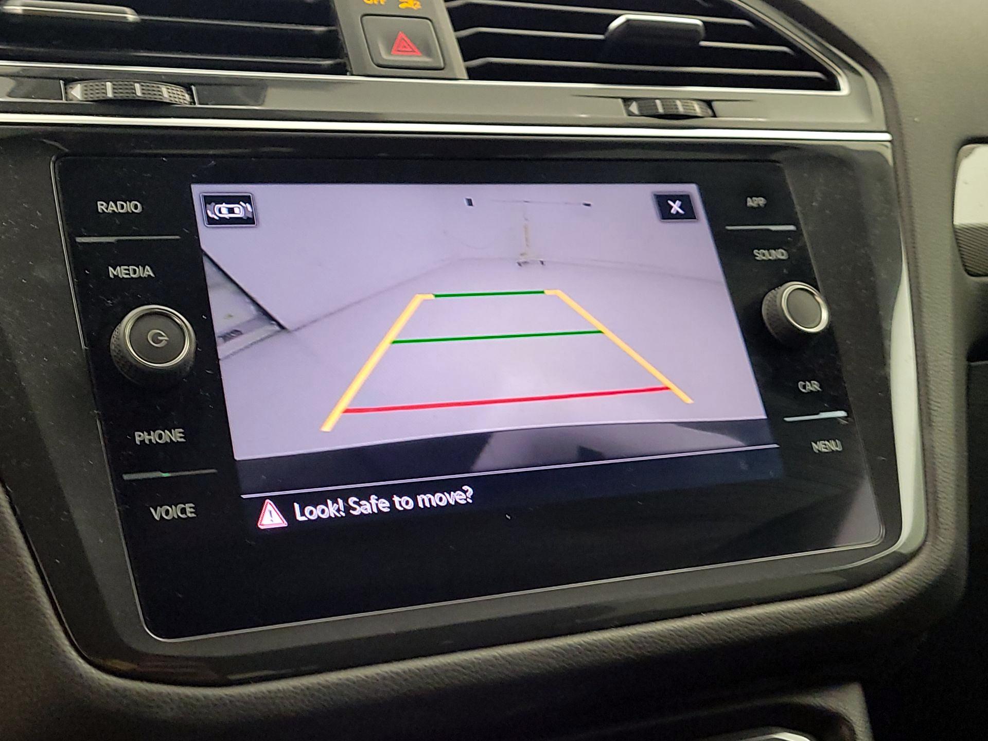 Thumbnail: 2022 Volkswagen Tiguan - 14