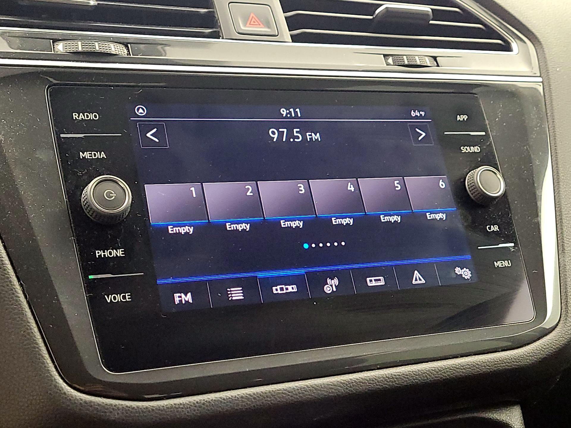 Thumbnail: 2022 Volkswagen Tiguan - 15