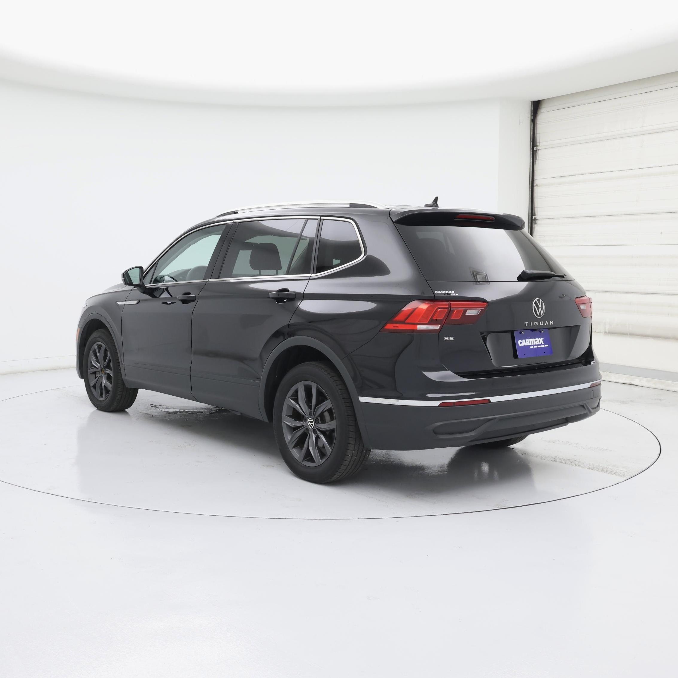 Thumbnail: 2022 Volkswagen Tiguan - 2