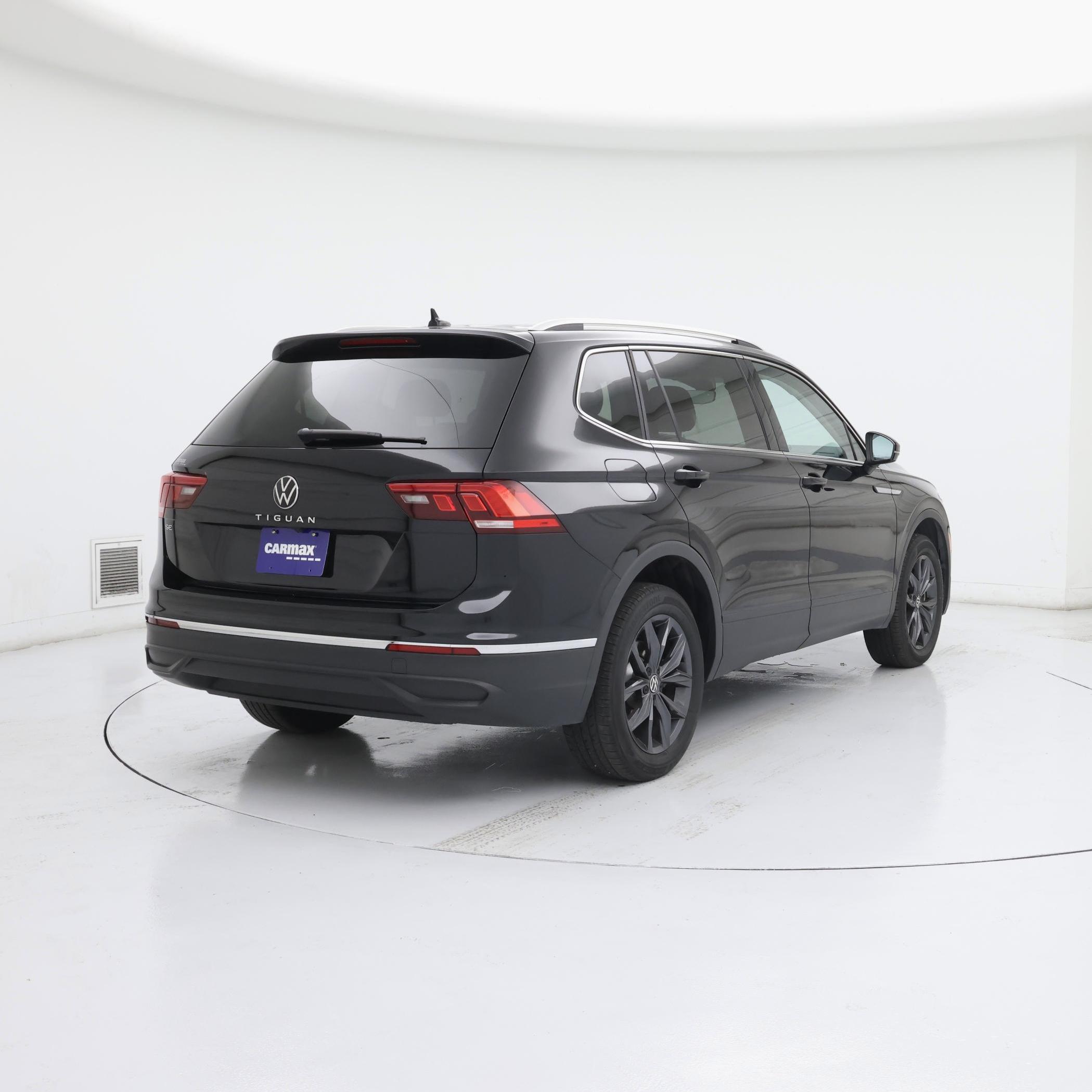 Thumbnail: 2022 Volkswagen Tiguan - 8