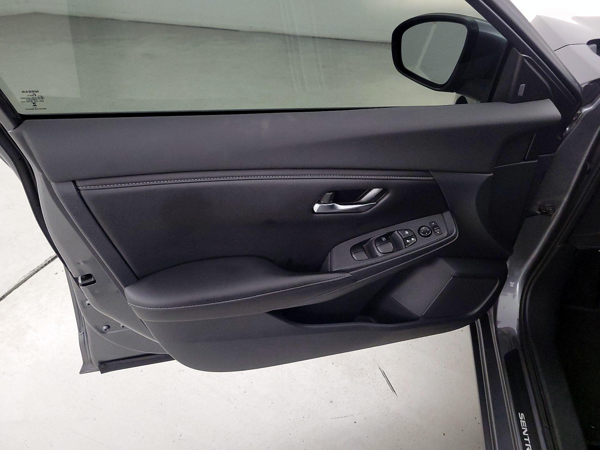 Thumbnail: 2022 Nissan Sentra - 12