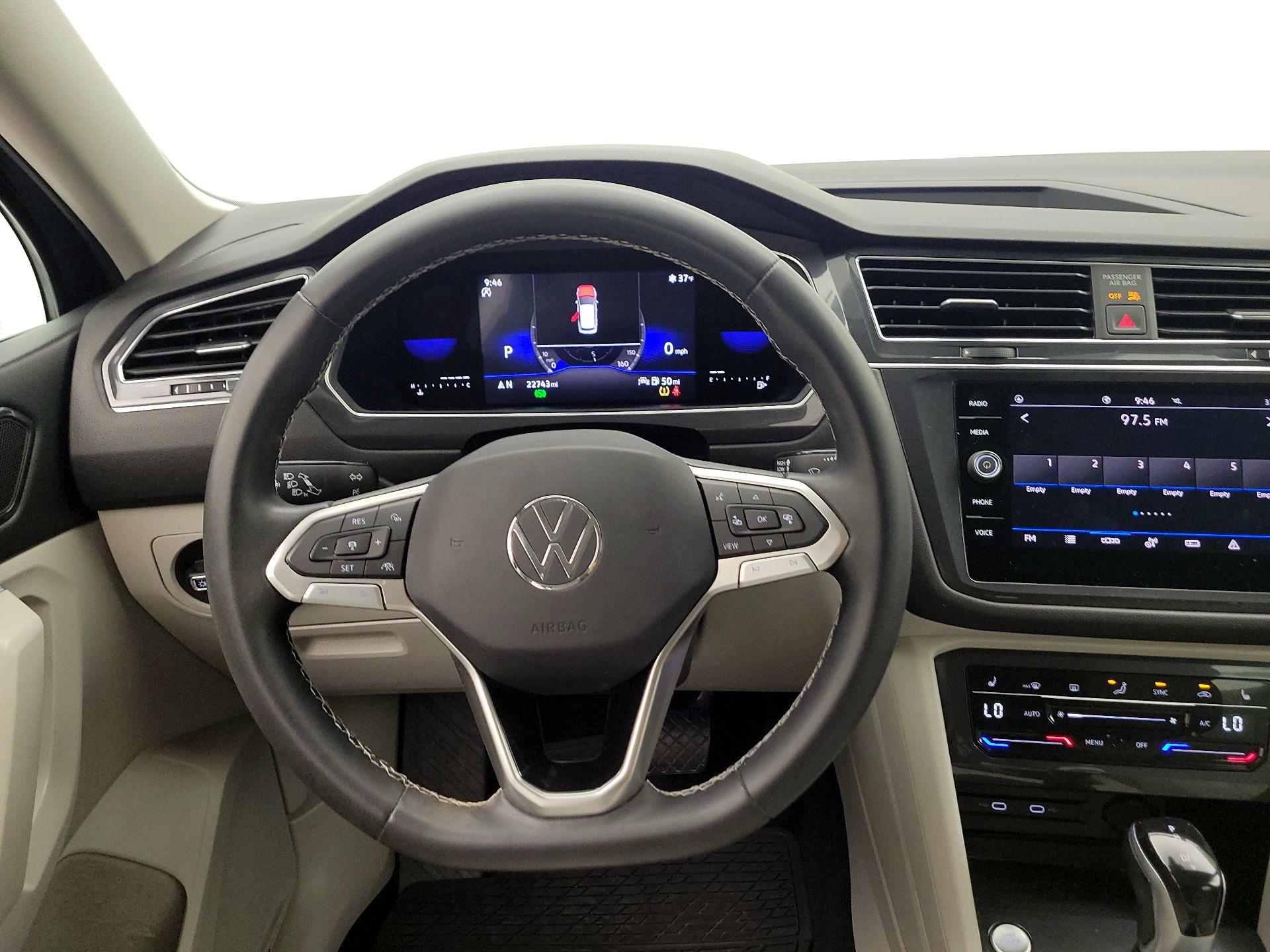 Thumbnail: 2022 Volkswagen Tiguan - 10