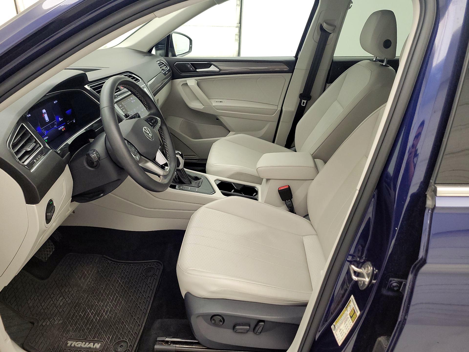Thumbnail: 2022 Volkswagen Tiguan - 11
