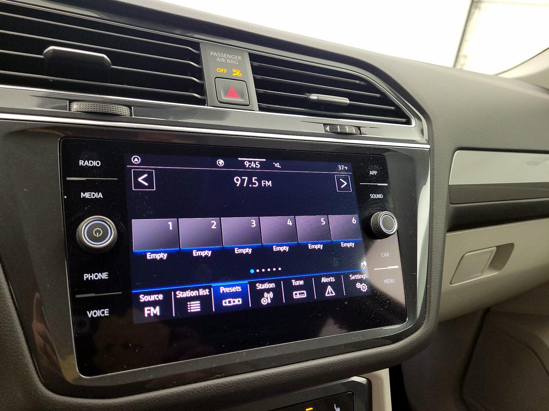 Thumbnail: 2022 Volkswagen Tiguan - 13