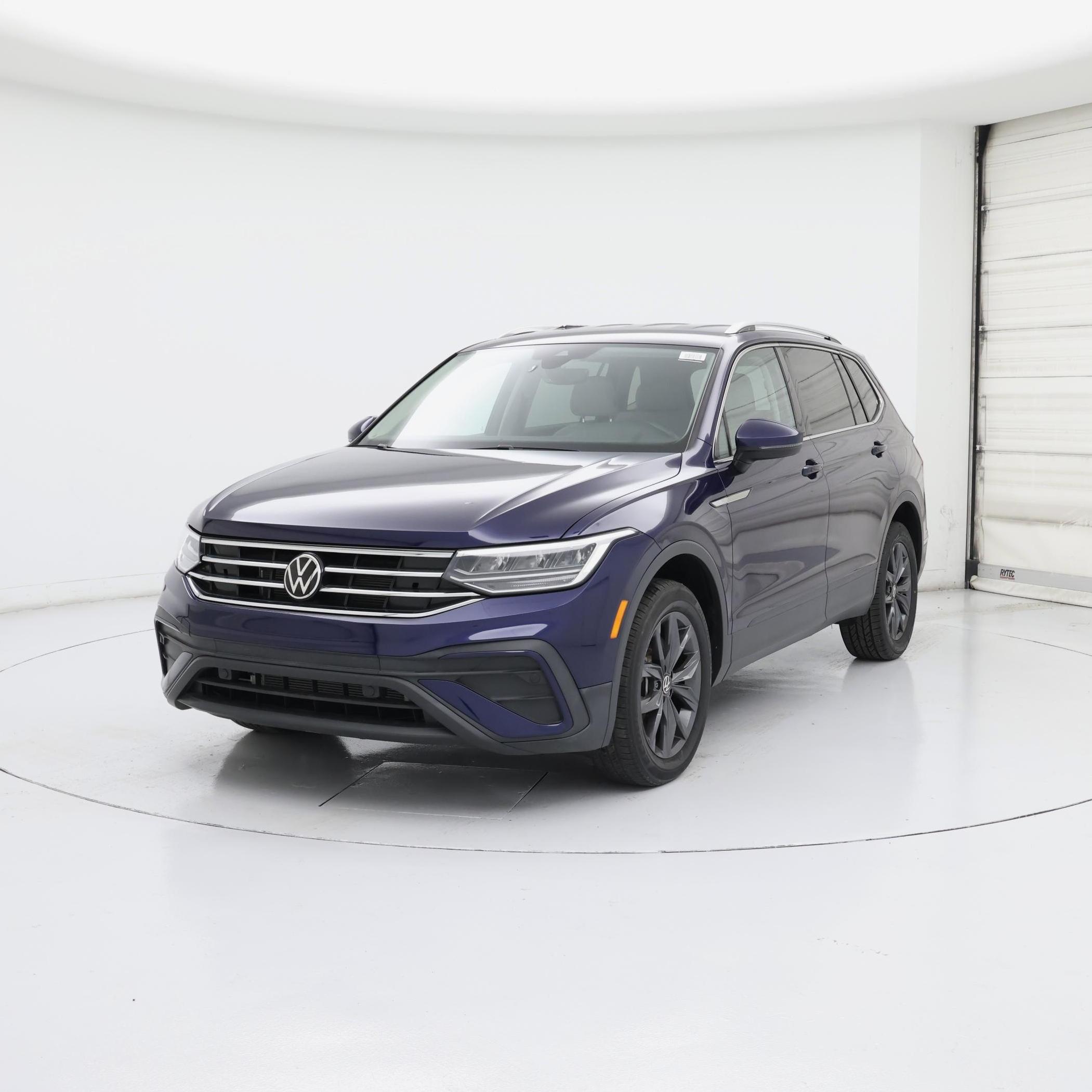 Thumbnail: 2022 Volkswagen Tiguan - 4