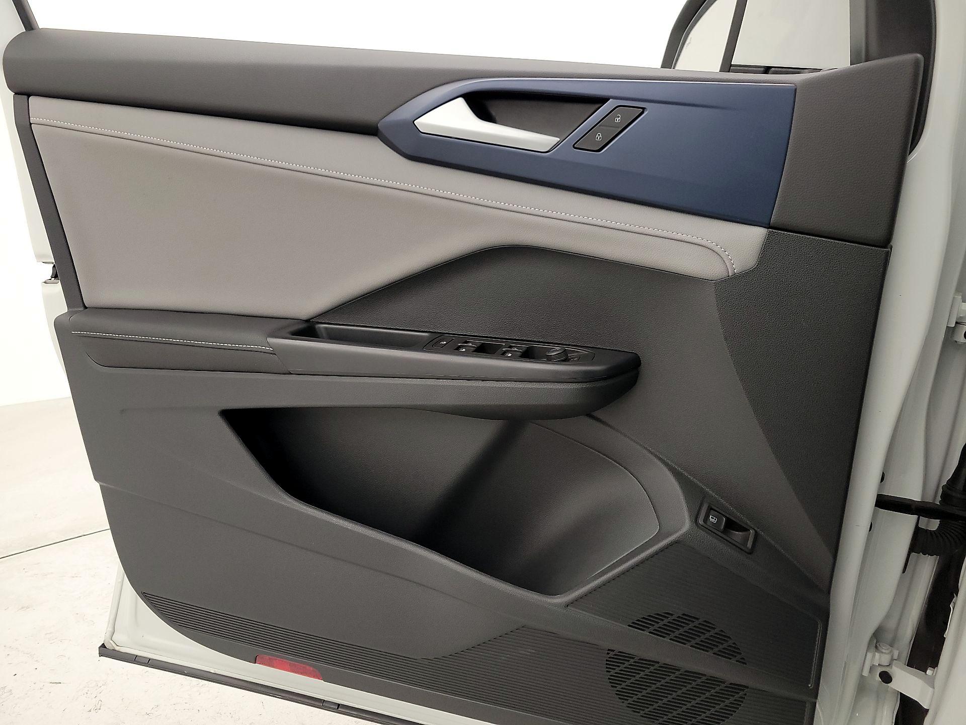 Thumbnail: 2024 Volkswagen Taos - 12