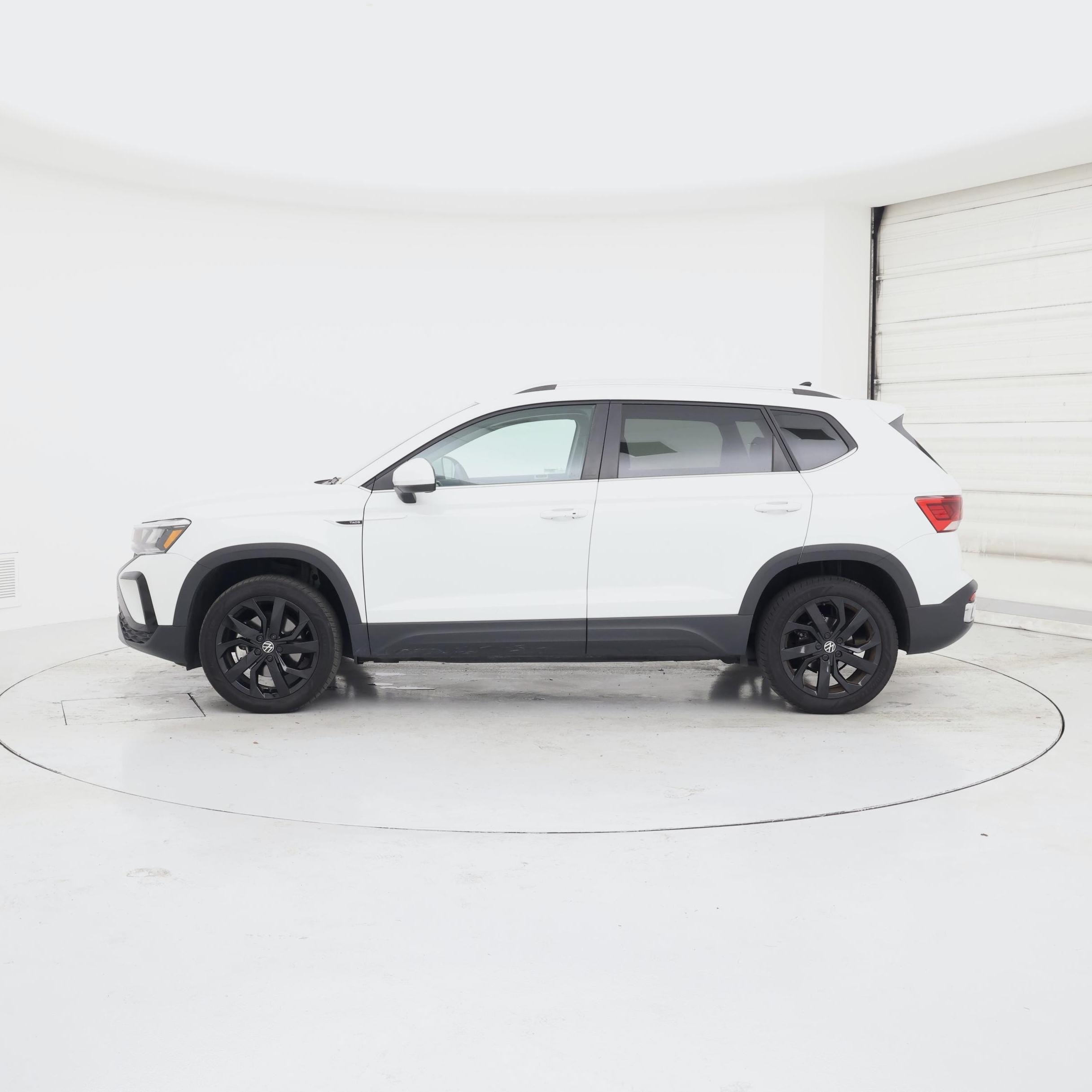 Thumbnail: 2024 Volkswagen Taos - 3