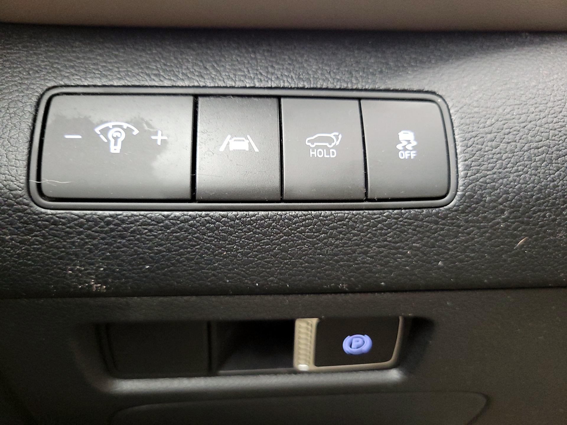 Thumbnail: 2023 Hyundai Santa Fe - 13