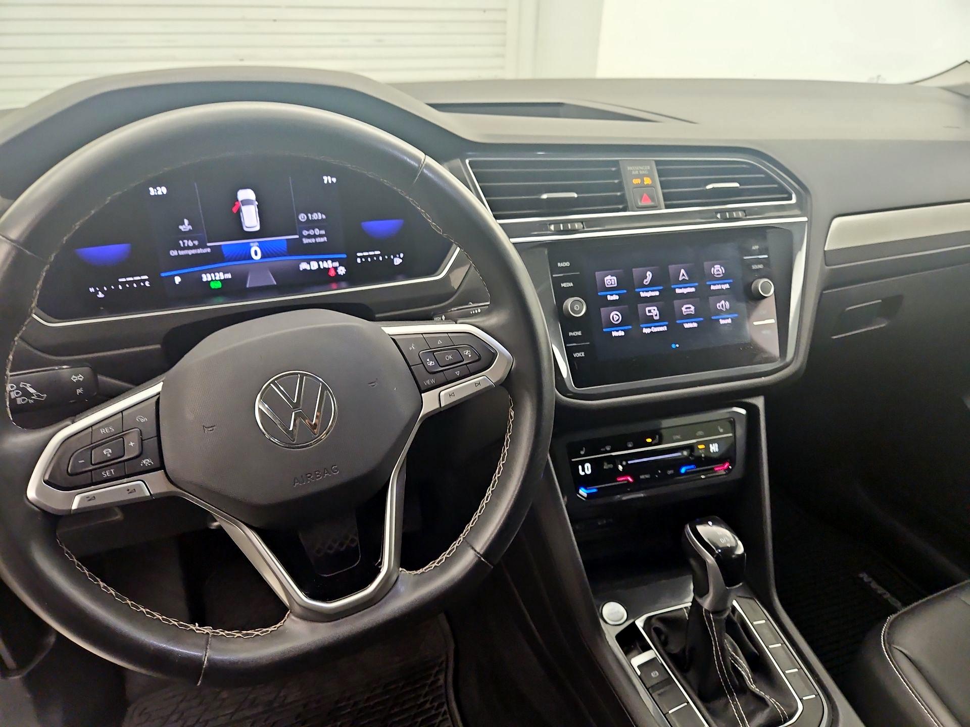 Thumbnail: 2022 Volkswagen Tiguan - 9